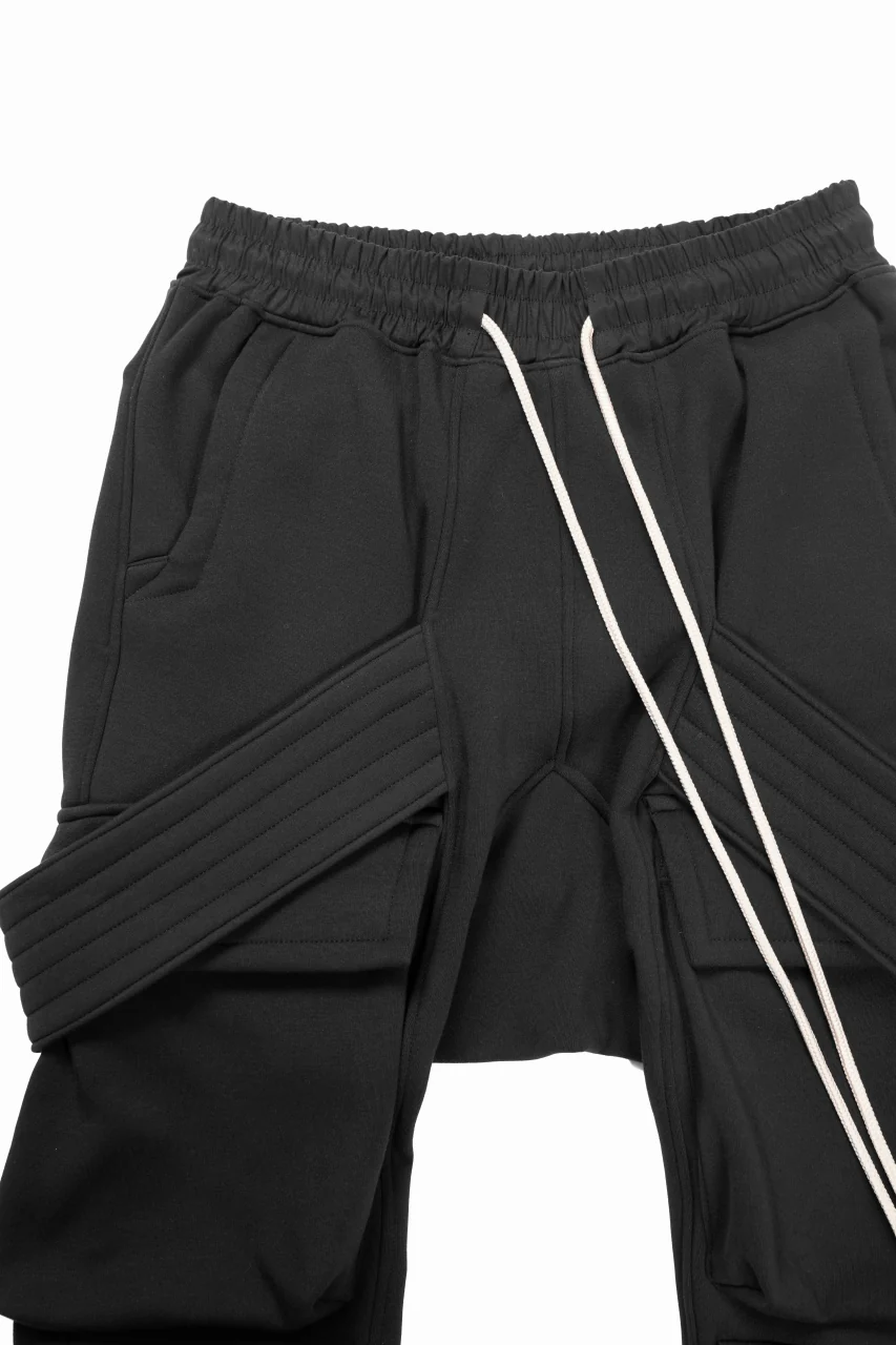 A.F ARTEFACT BELT CARGO SARROUEL JOGGER / BOMBER HEAT® (BLACK) - Image 2