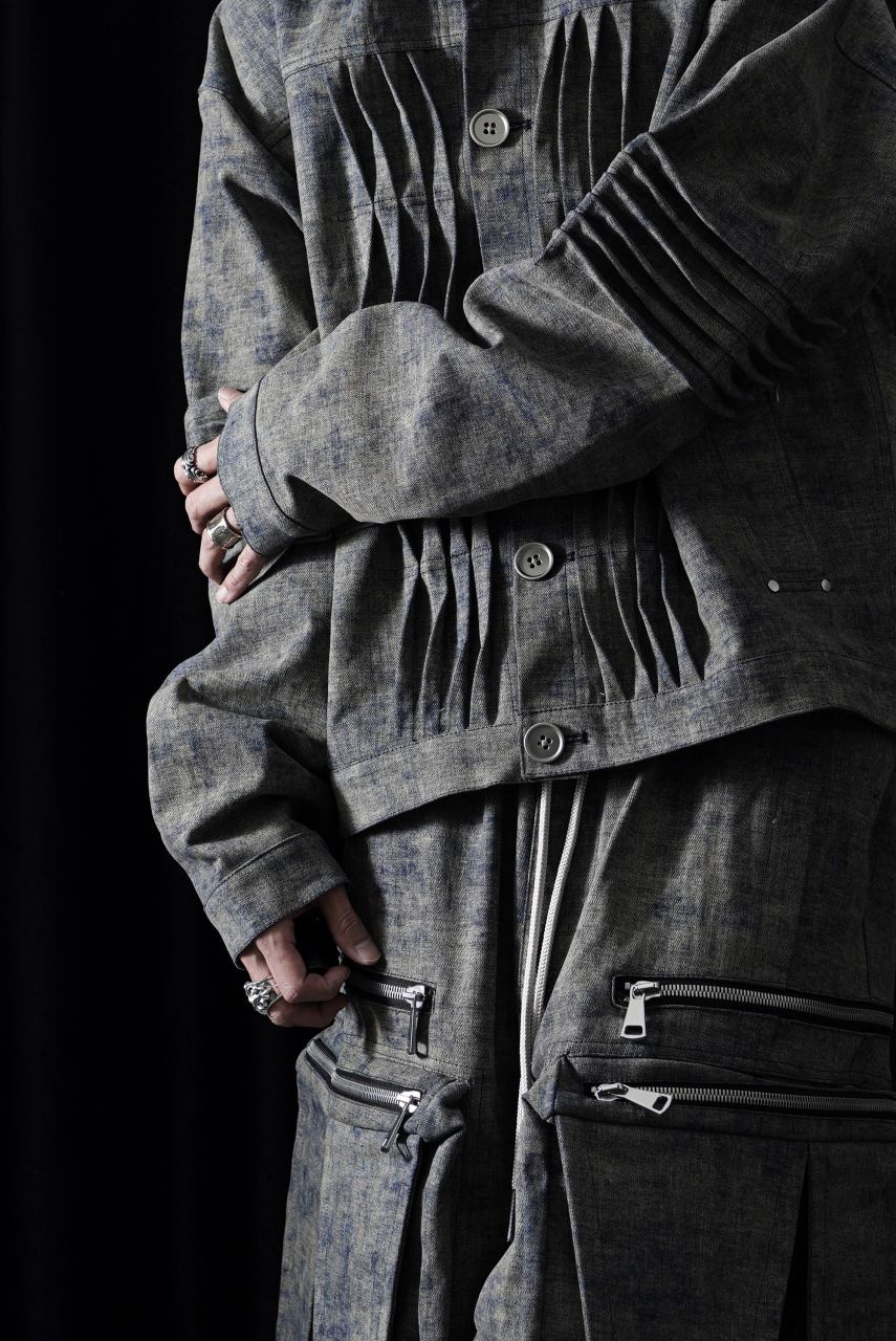 A.F ARTEFACT BLENDED SHADES DENIM PIN TUCK BLOUSON (STEEL BLUE) - Image 4