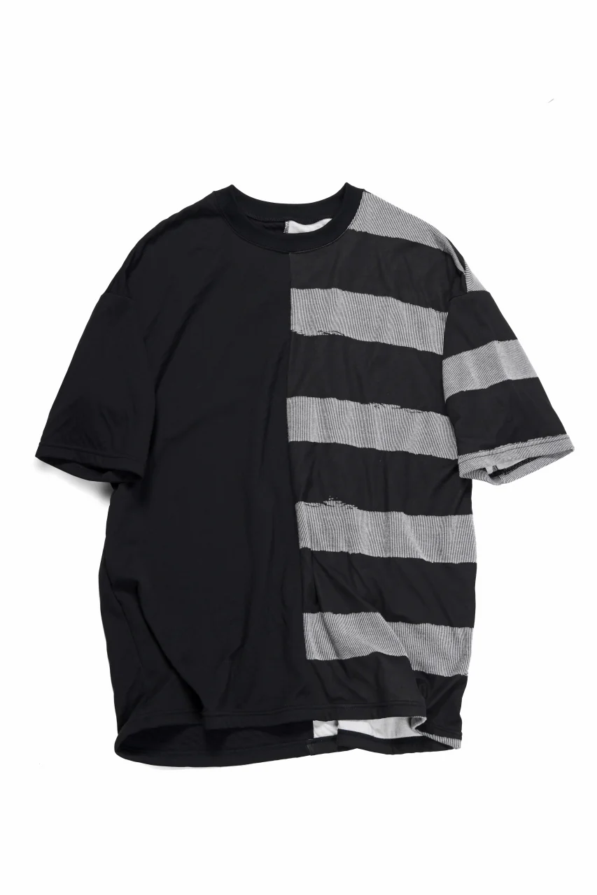 A.F ARTEFACT BOUND BORDER COMBI TEE (BLACK x LIGHT GREY)