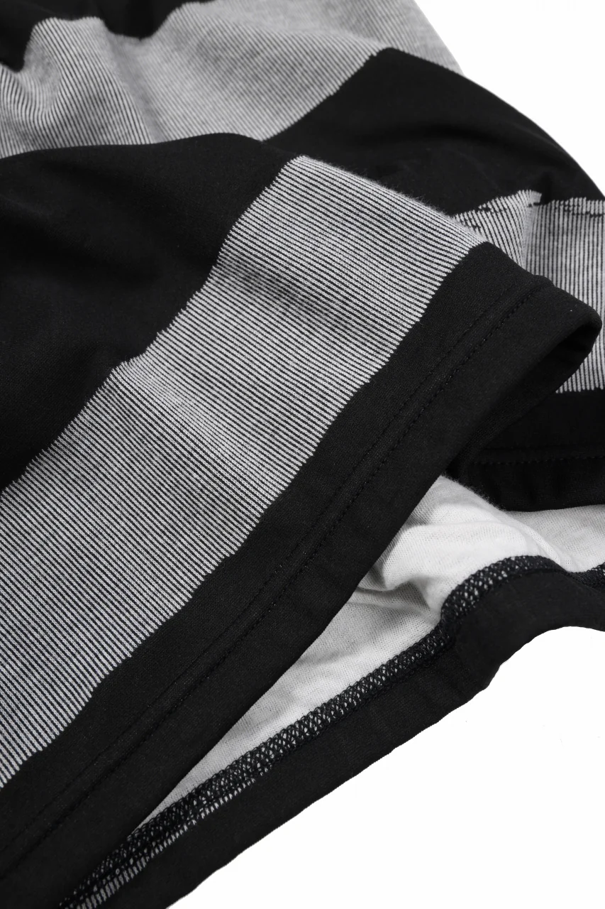 A.F ARTEFACT BOUND BORDER JUMBO TEE (BLACK x LIGHT GREY) - Image 6