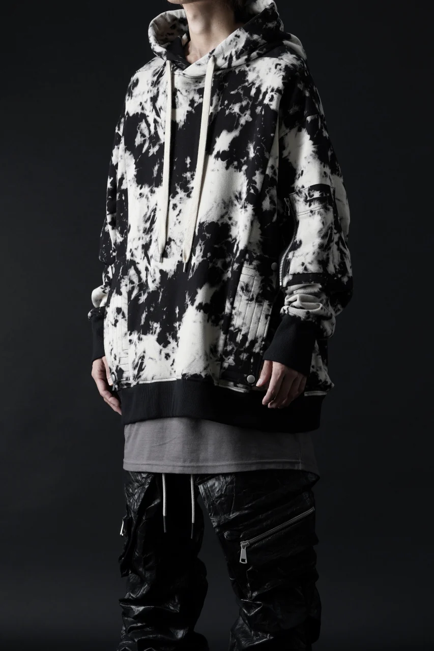 A.F ARTEFACT CARGO HOODED TOPS / MOTTLED DYING (BLACK x IVORY) - Image 15