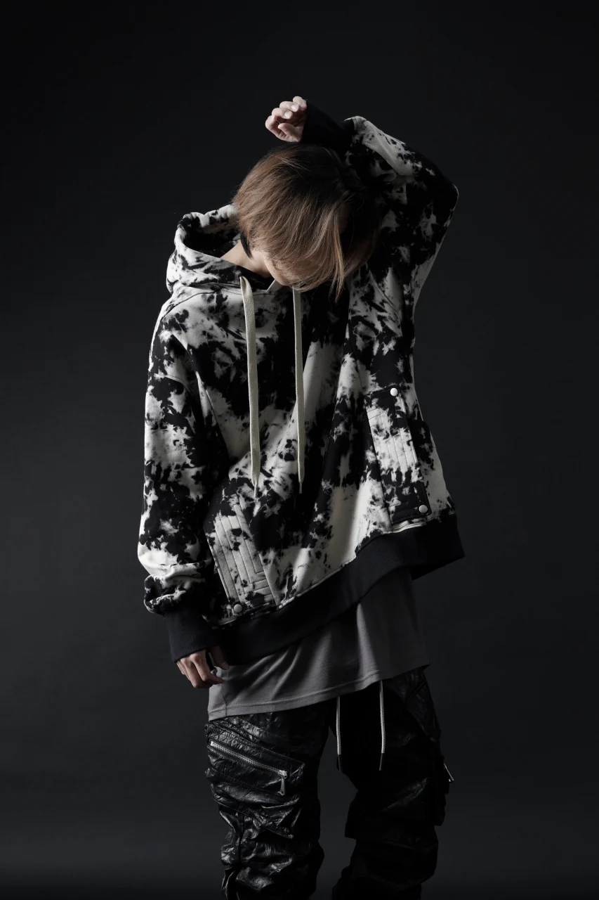 A.F ARTEFACT CARGO HOODED TOPS / MOTTLED DYING (BLACK x IVORY) - Image 19