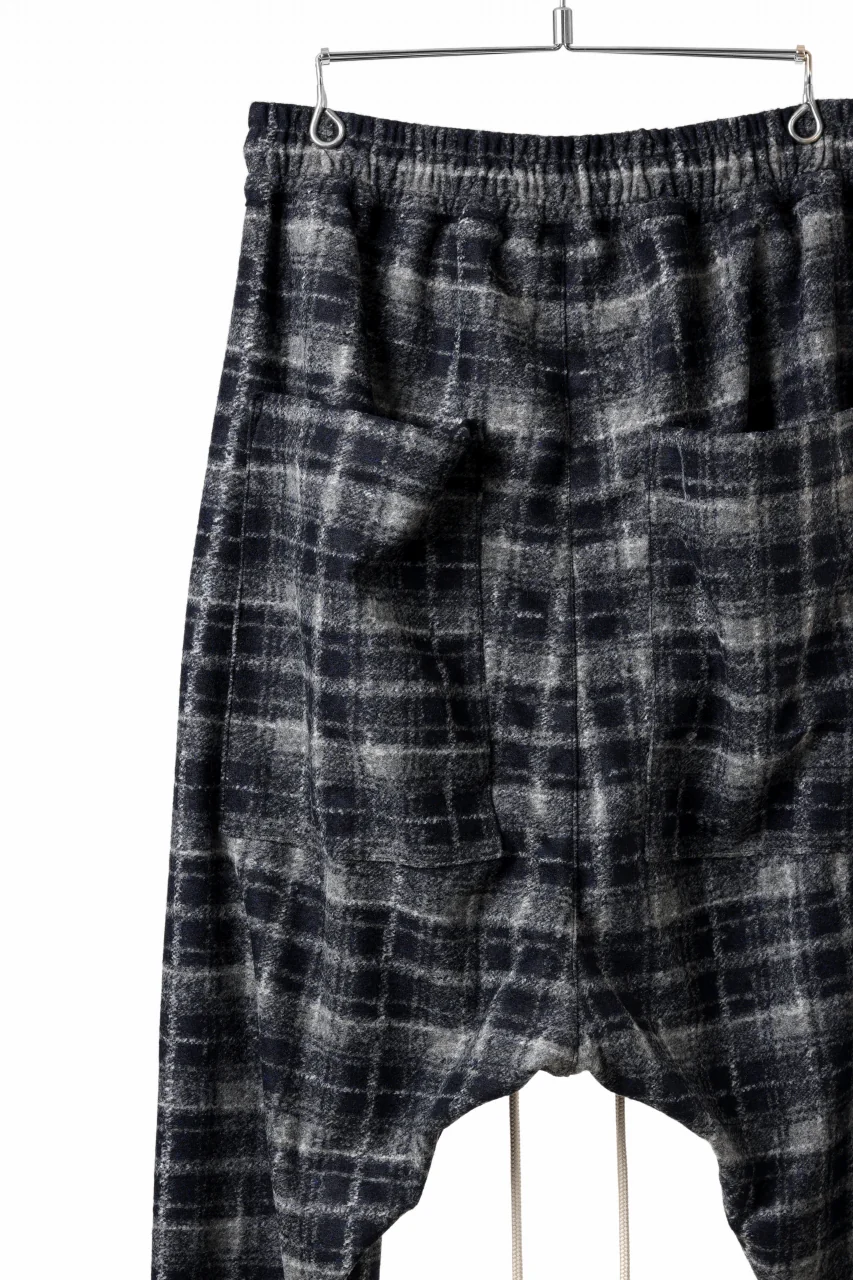 A.F ARTEFACT CHECK JOHDPHURS PANTS (BLACK GREY x BLACK) - Image 10