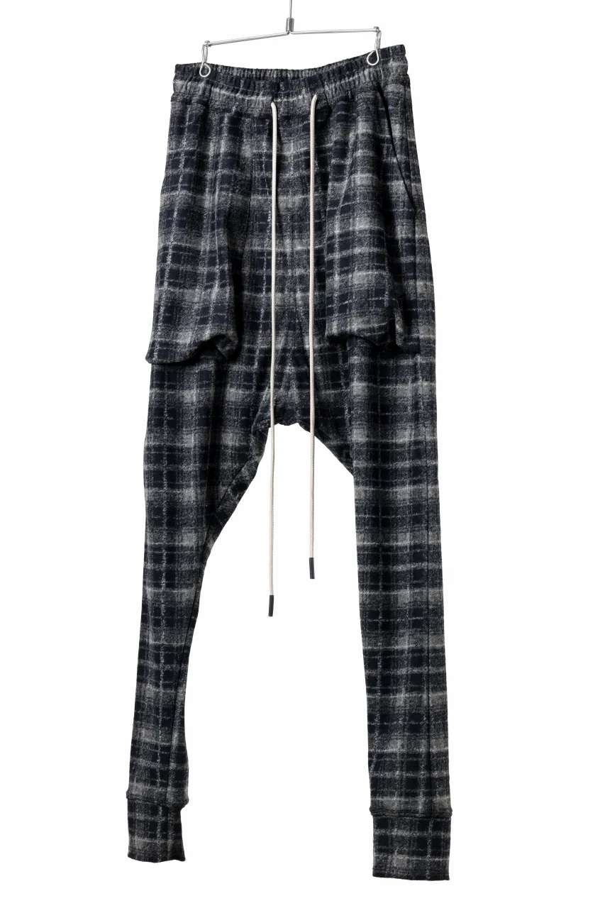 A.F ARTEFACT CHECK JOHDPHURS PANTS (BLACK GREY x BLACK) - Image 2