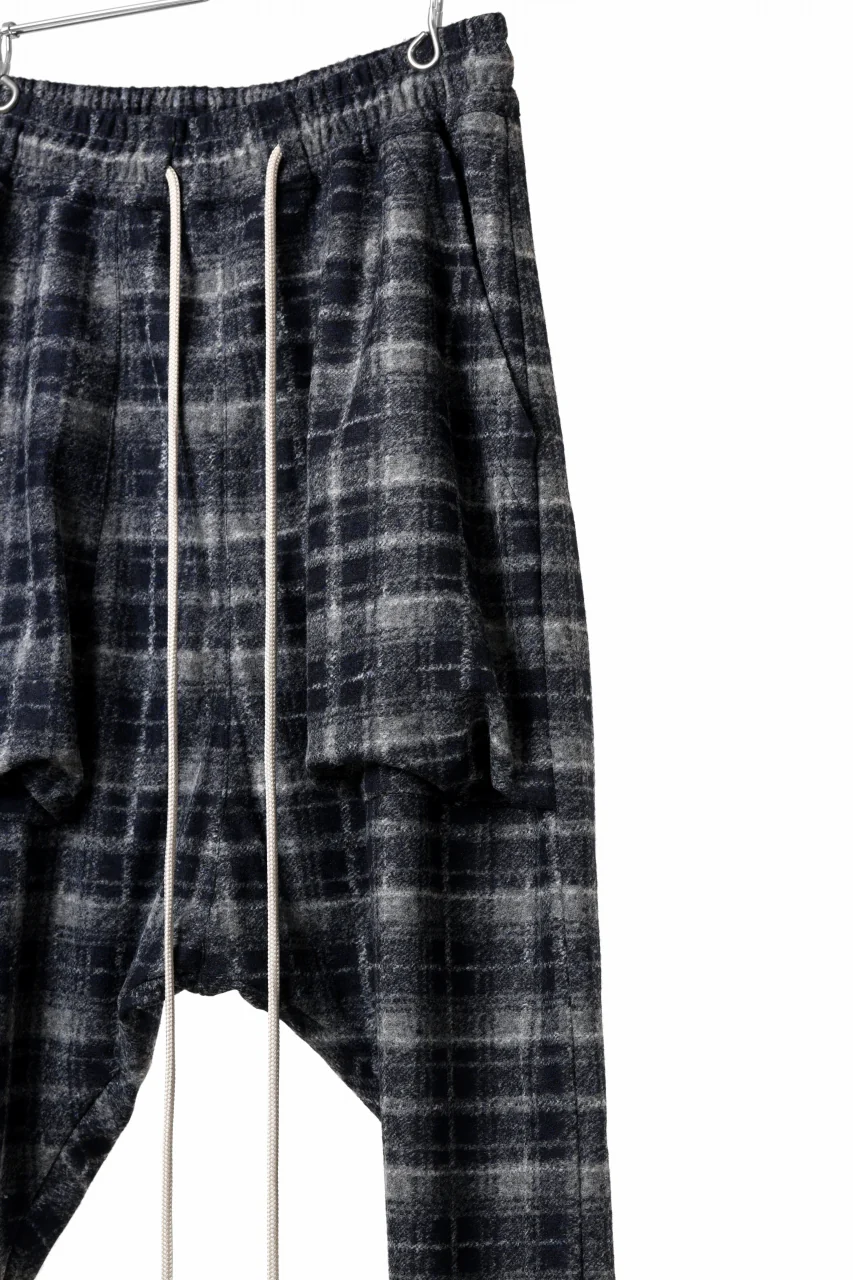A.F ARTEFACT CHECK JOHDPHURS PANTS (BLACK GREY x BLACK) - Image 5