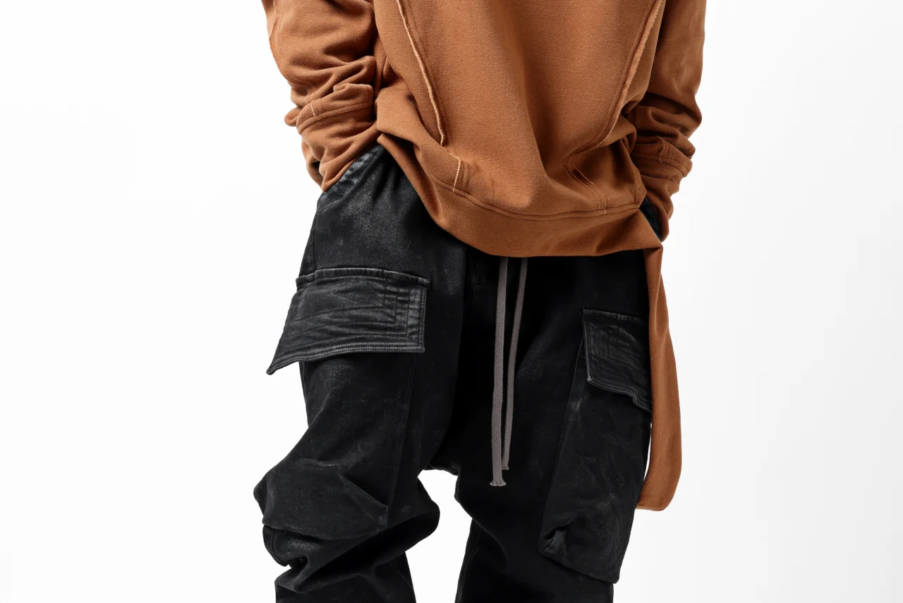 A.F ARTEFACT COATED EASY SARROUEL CARGO PANTS / HI-STRETCH DENIM (BLACK) - Image 25