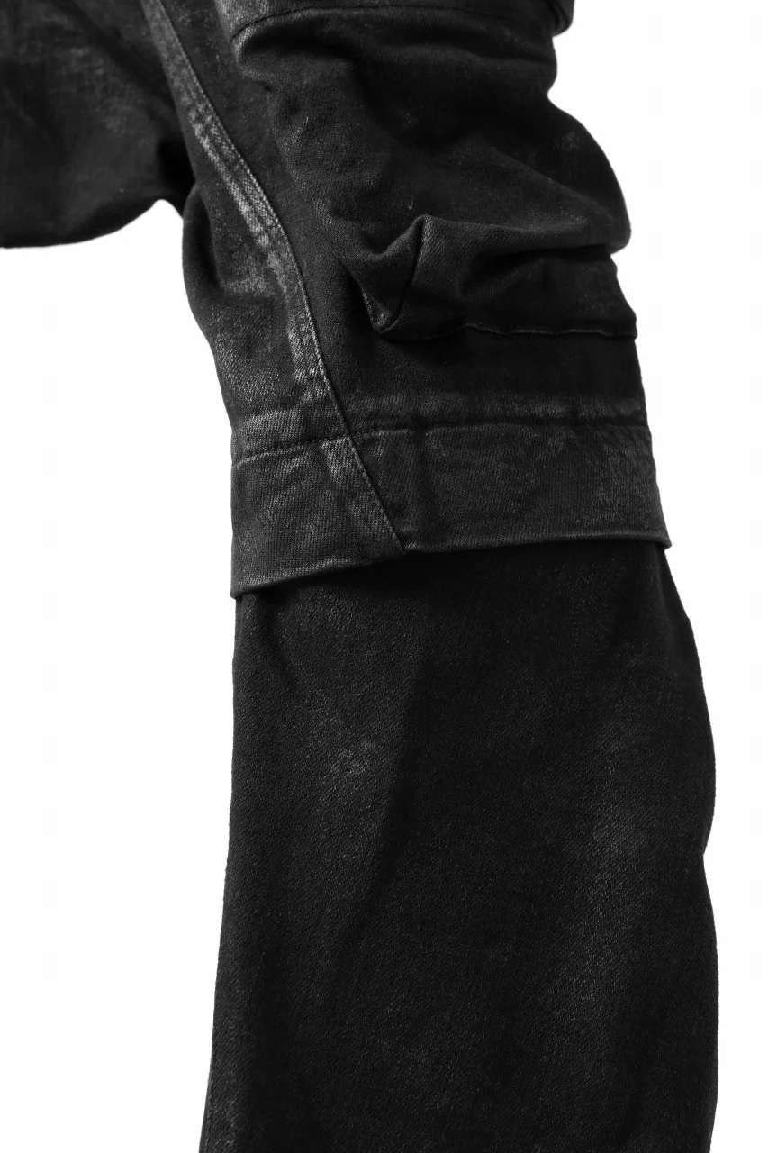 A.F ARTEFACT COATED FLAP-DETAIL SLIM CARGO PANTS / HI-STRETCH DENIM (BLACK) - Image 24
