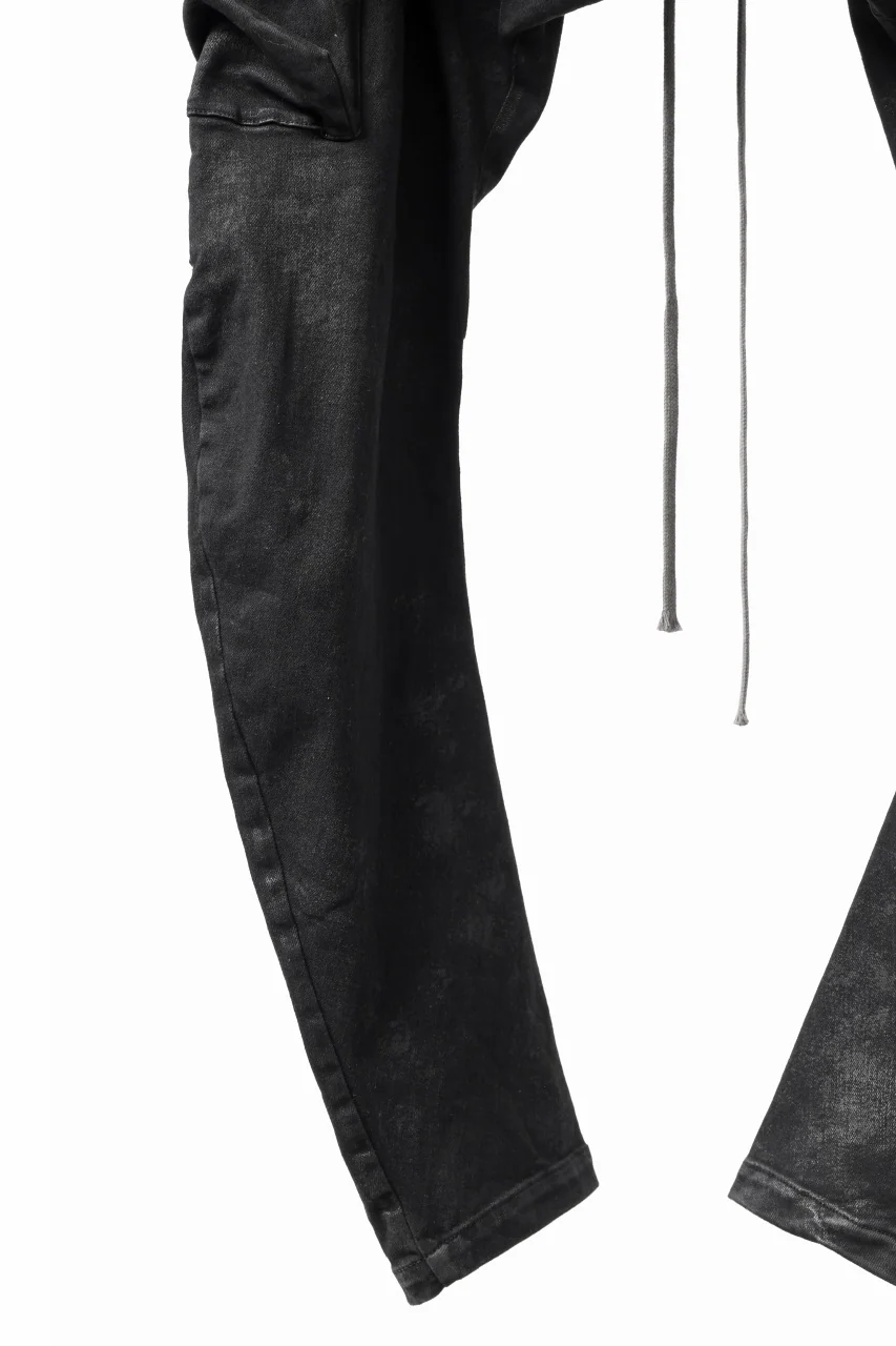 A.F ARTEFACT COATED FLAP-DETAIL SLIM CARGO PANTS / HI-STRETCH DENIM (BLACK) - Image 28