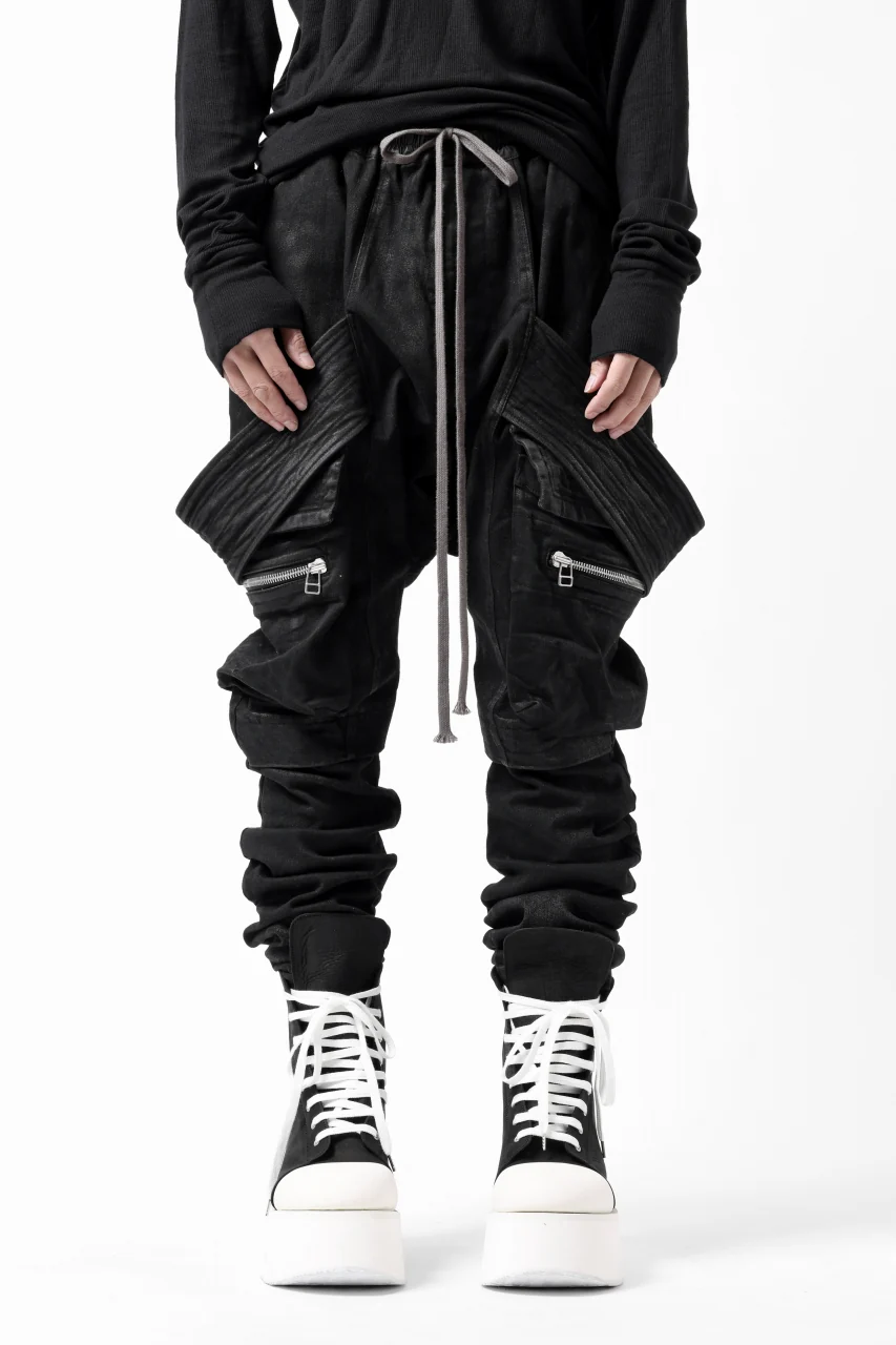 A.F ARTEFACT COATED FLAP-DETAIL SLIM CARGO PANTS / HI-STRETCH DENIM (BLACK) - Image 3