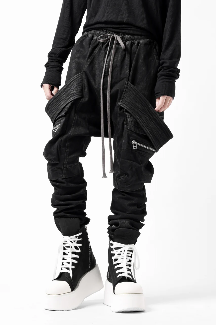 A.F ARTEFACT COATED FLAP-DETAIL SLIM CARGO PANTS / HI-STRETCH DENIM (BLACK) - Image 5