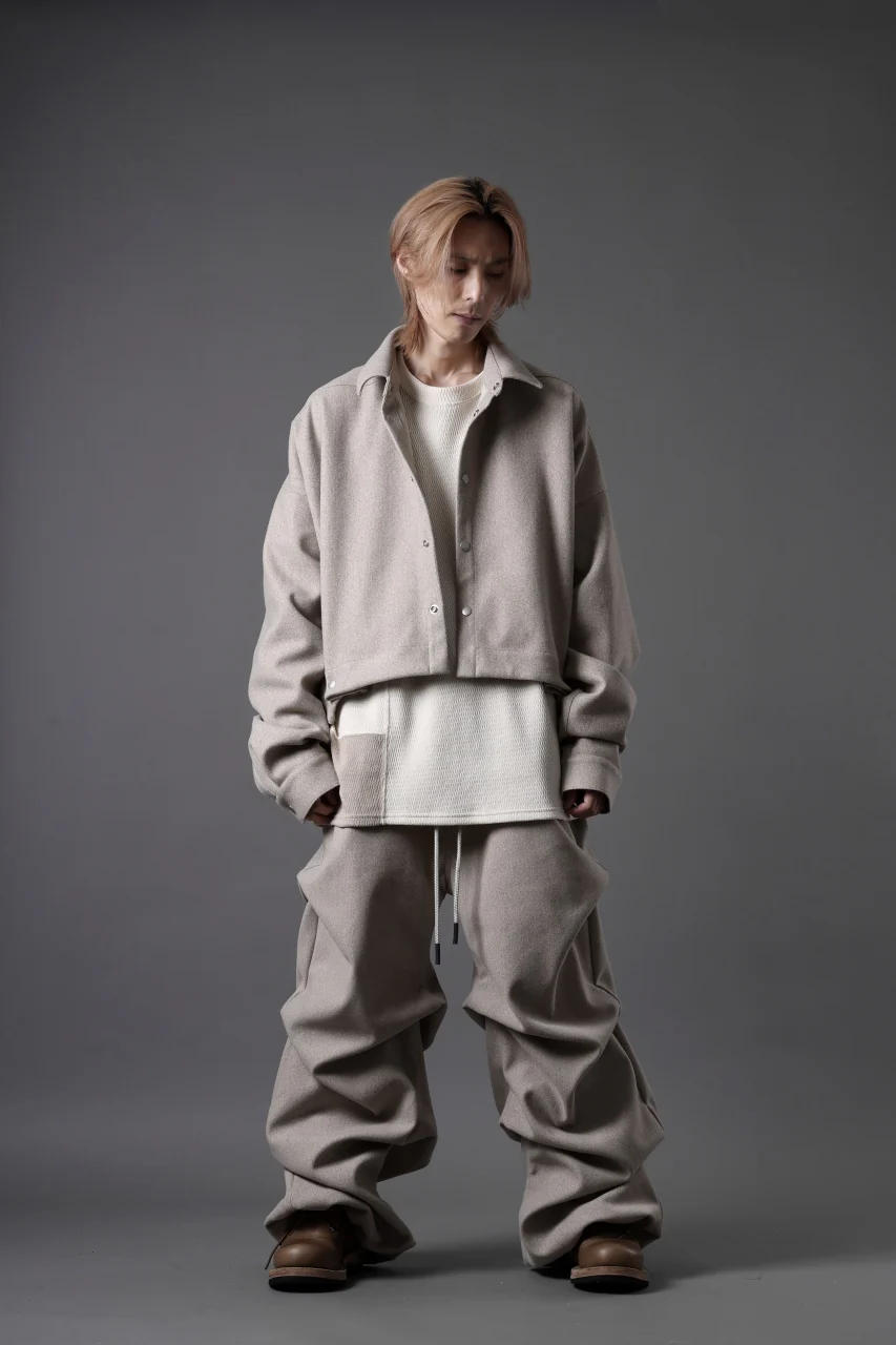 A.F ARTEFACT CROPPED SHIRT JACKET / KNIT JERSEY (BEIGE) - Image 20