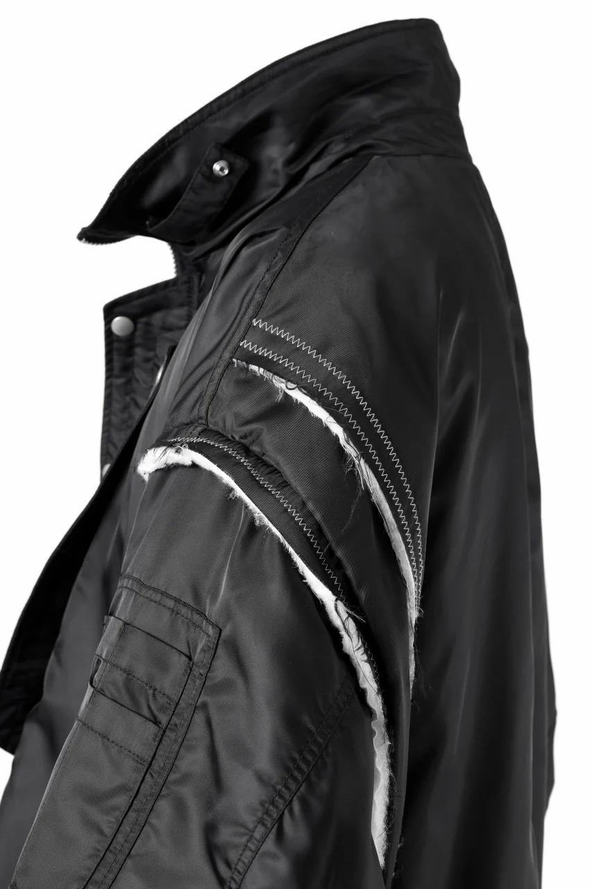 A.F ARTEFACT CUT OFF COMBI TANKER JACKET / LIGHT PADDED (BLACK x IVORY) - Image 12
