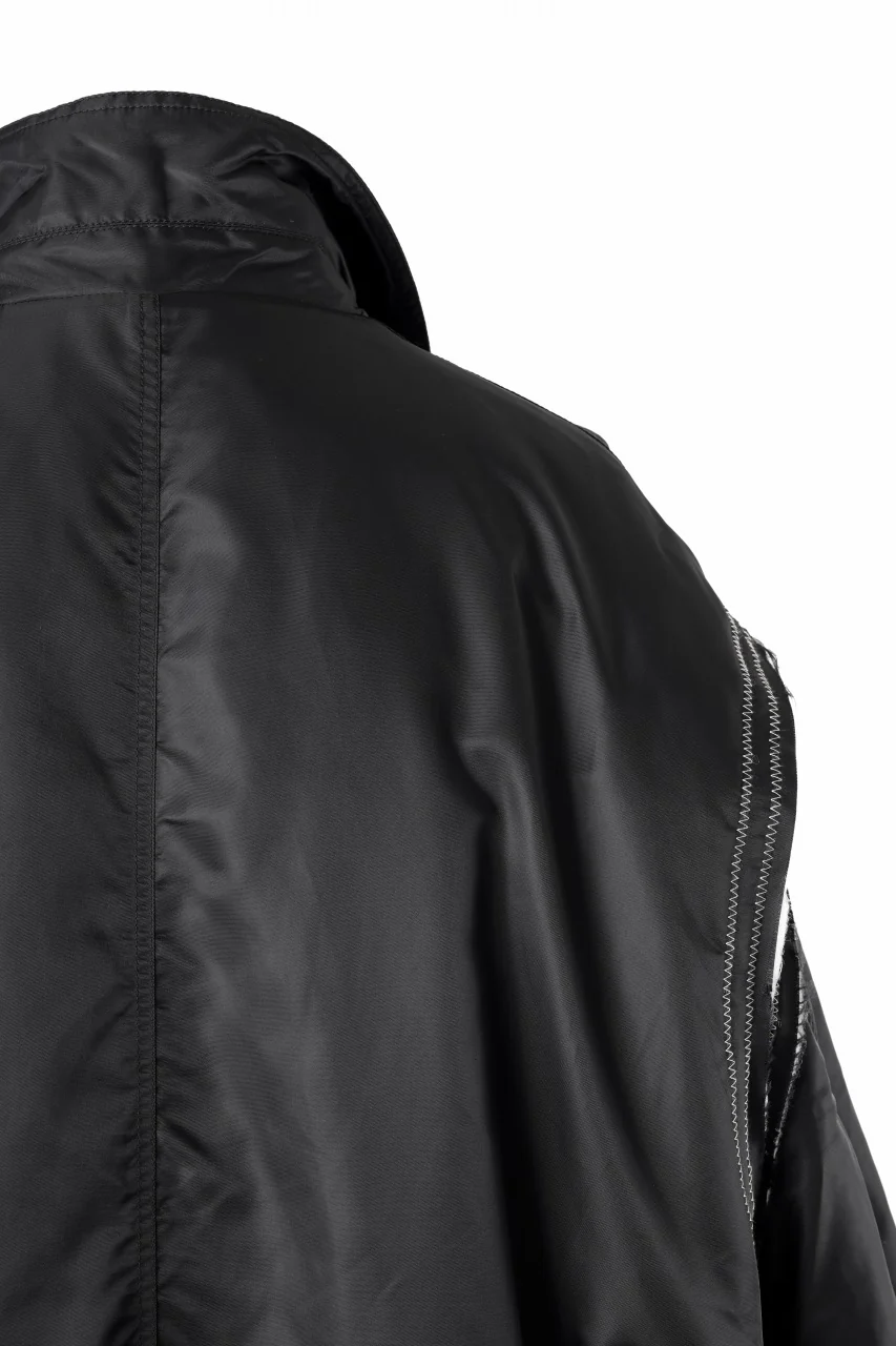 A.F ARTEFACT CUT OFF COMBI TANKER JACKET / LIGHT PADDED (BLACK x IVORY) - Image 13