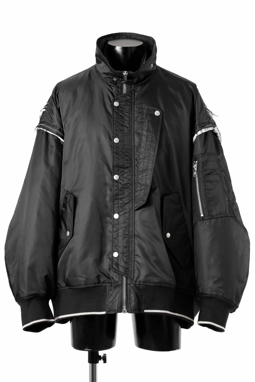 A.F ARTEFACT CUT OFF COMBI TANKER JACKET / LIGHT PADDED (BLACK x IVORY) - Image 2