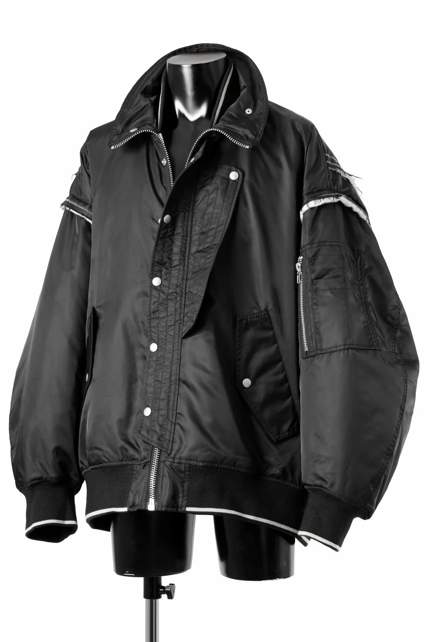 A.F ARTEFACT CUT OFF COMBI TANKER JACKET / LIGHT PADDED (BLACK x IVORY) - Image 3