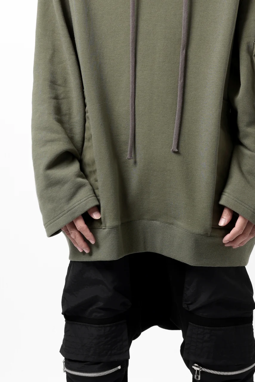 A.F ARTEFACT FLAP-DETAIL COMBINATION HOODIE / COTTON SWEAT (KHAKI) - Image 17