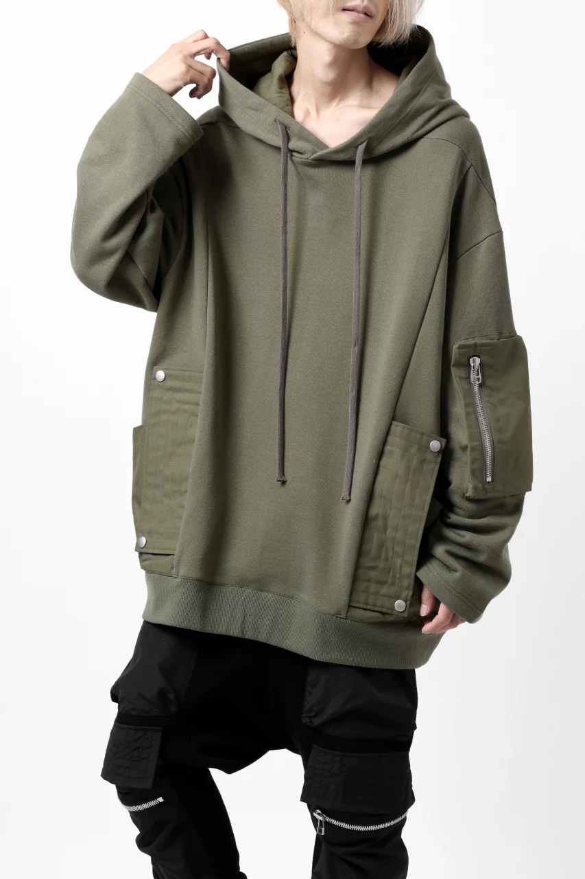 A.F ARTEFACT FLAP-DETAIL COMBINATION HOODIE / COTTON SWEAT (KHAKI) - Image 2