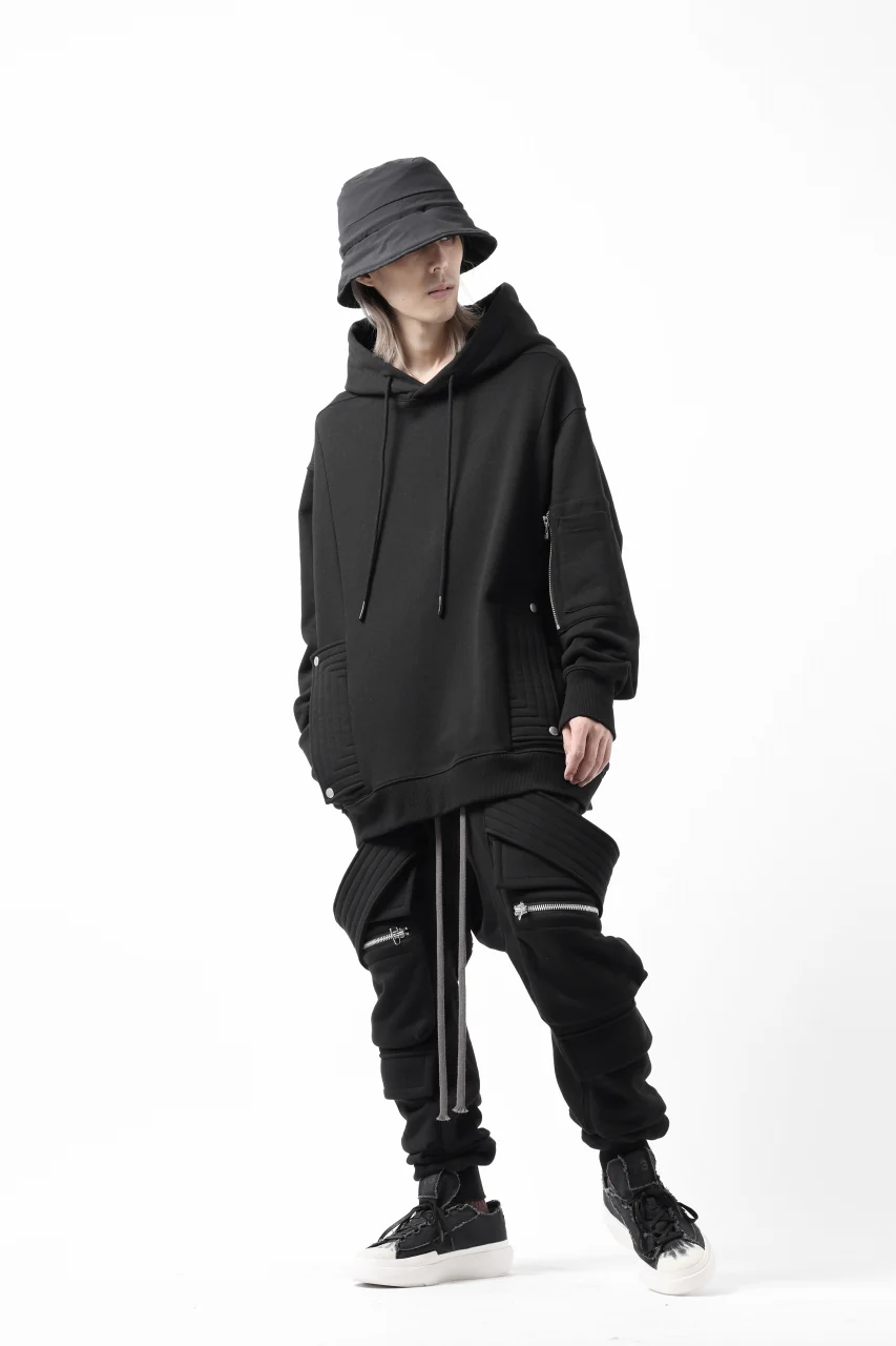 A.F ARTEFACT FLAP-DETAIL SWEAT HOODIE (BLACK) - Image 17