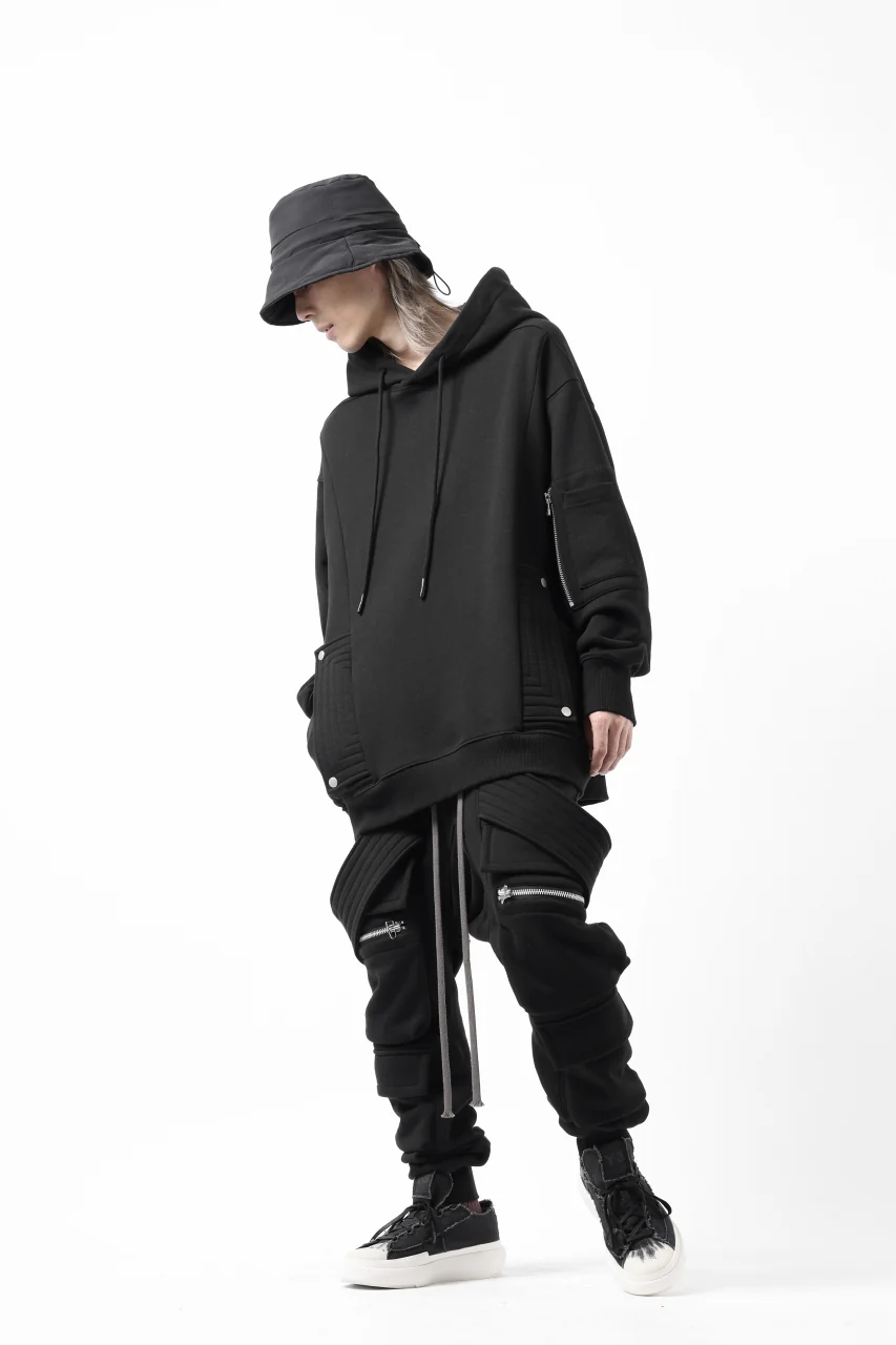 A.F ARTEFACT FLAP-DETAIL SWEAT HOODIE (BLACK) - Image 18