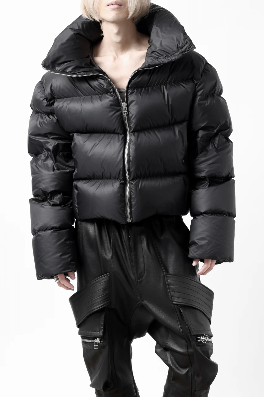 A.F ARTEFACT HIGH-NECK SHORT DOWN JACKET (BLACK) - Image 2