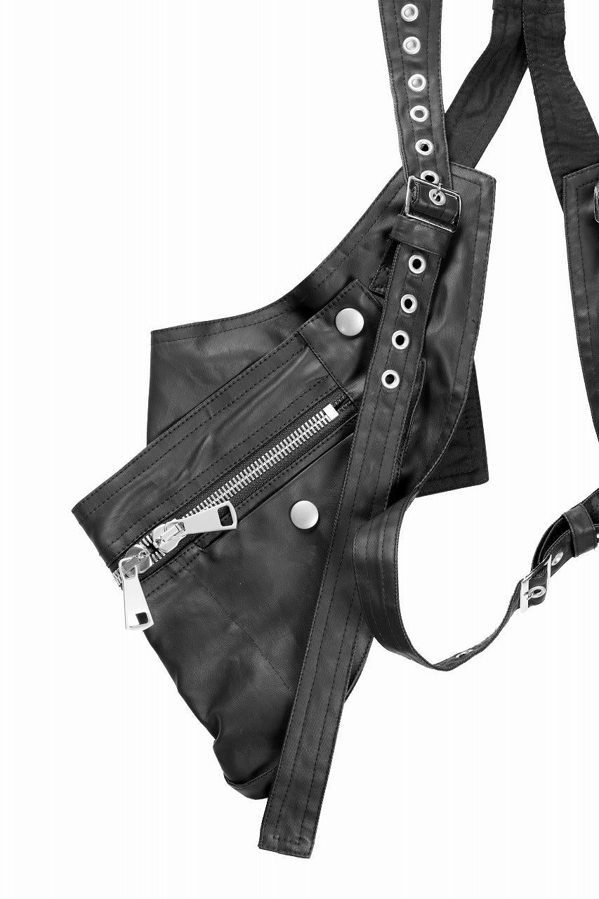 A.F ARTEFACT MATTE COATING CARGO VEST BAG (BLACK) - Image 6