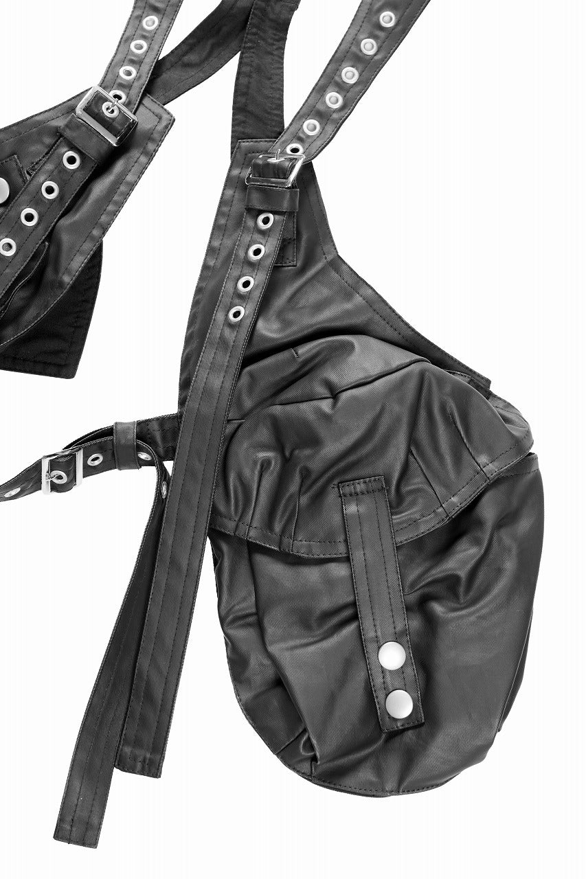 A.F ARTEFACT MATTE COATING CARGO VEST BAG (BLACK) - Image 7