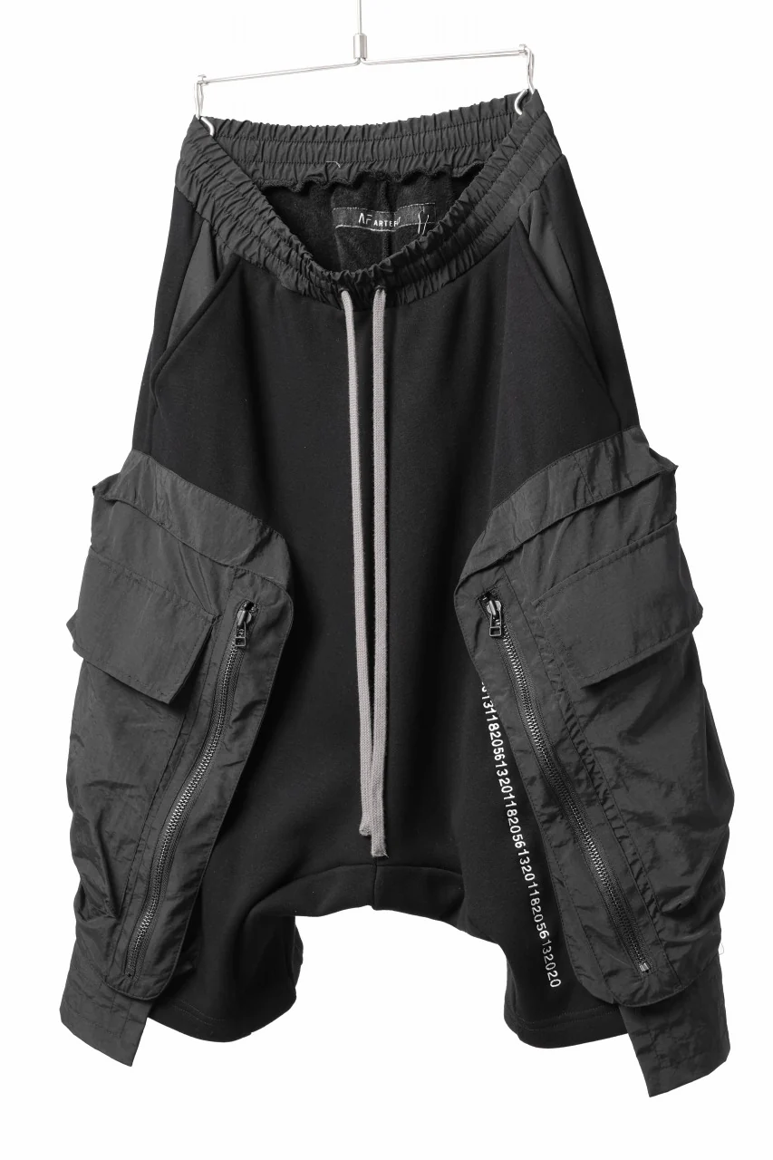 A.F ARTEFACT MILITARY CARGO SARROUEL SHORTS / BOMBER HEAT® + NYLON (BLACK) - Image 2