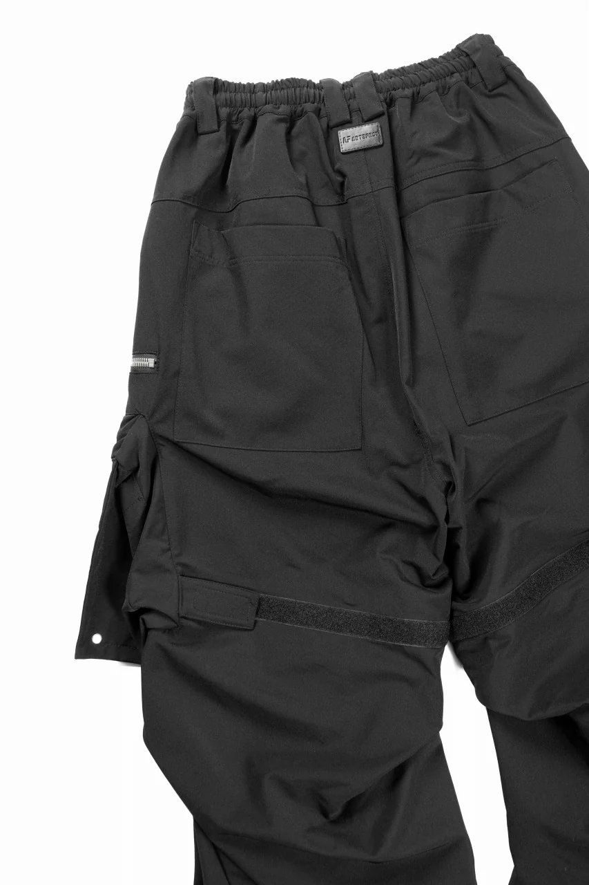 A.F ARTEFACT MULTI FLAP WIDE PANTS / TECH SMOOTH (BLACK) - Image 10
