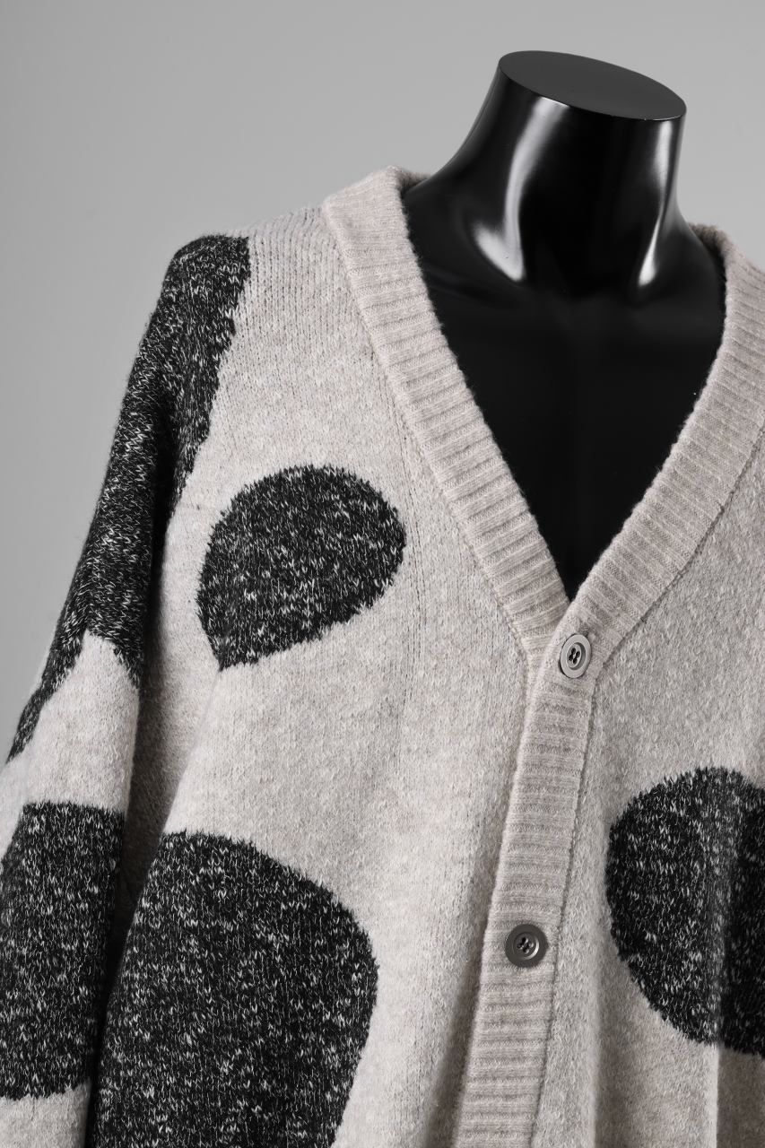 A.F ARTEFACT POLKA PATTERN BLEND KNIT CARDIGAN (BEIGE x GREY) - Image 8
