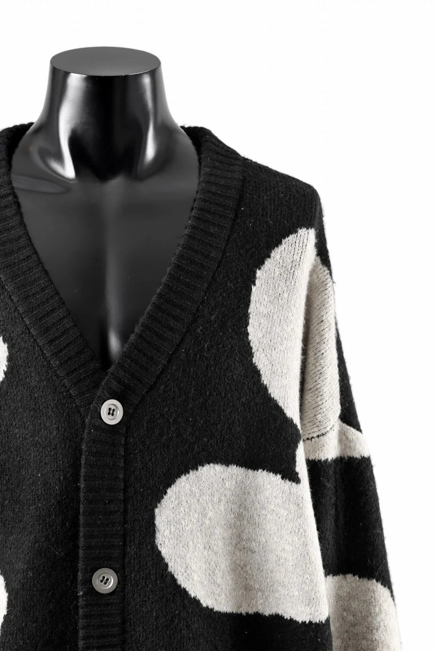 A.F ARTEFACT POLKA PATTERN BLEND KNIT CARDIGAN (BLACK x BEIGE) - Image 4