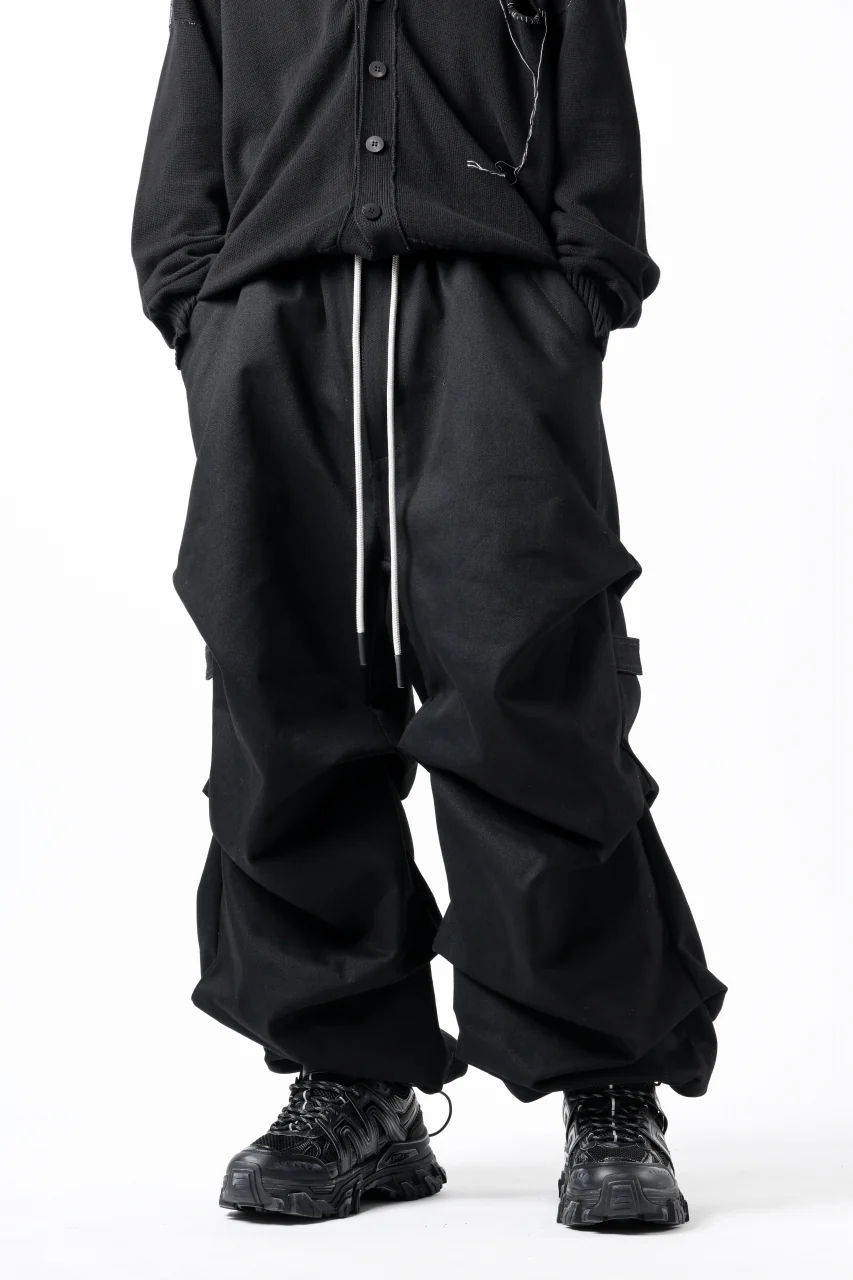 A.F ARTEFACT PURE DENIM TUCK WIDE PANTS (BLACK) - Image 2