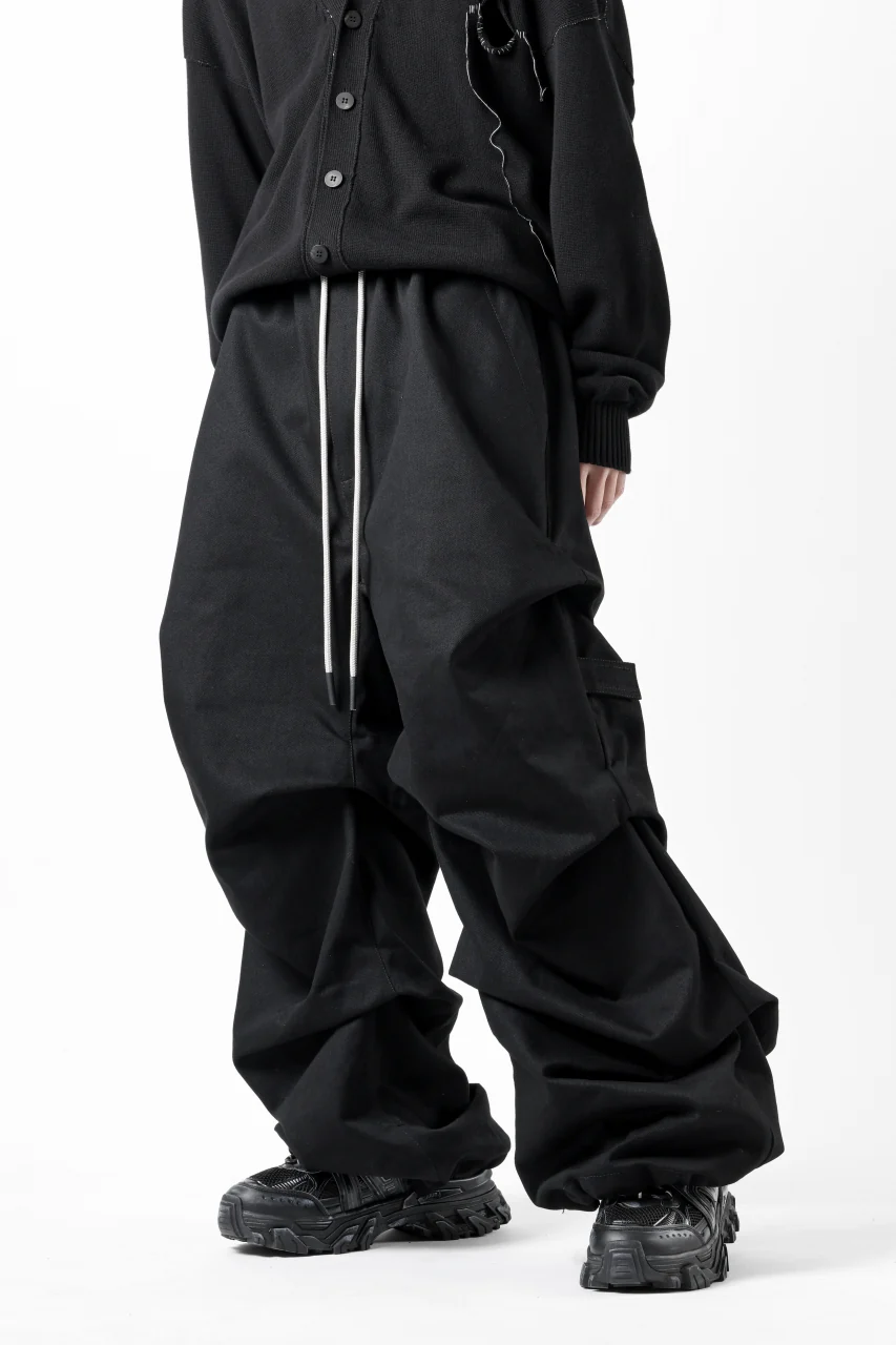 A.F ARTEFACT PURE DENIM TUCK WIDE PANTS (BLACK) - Image 20