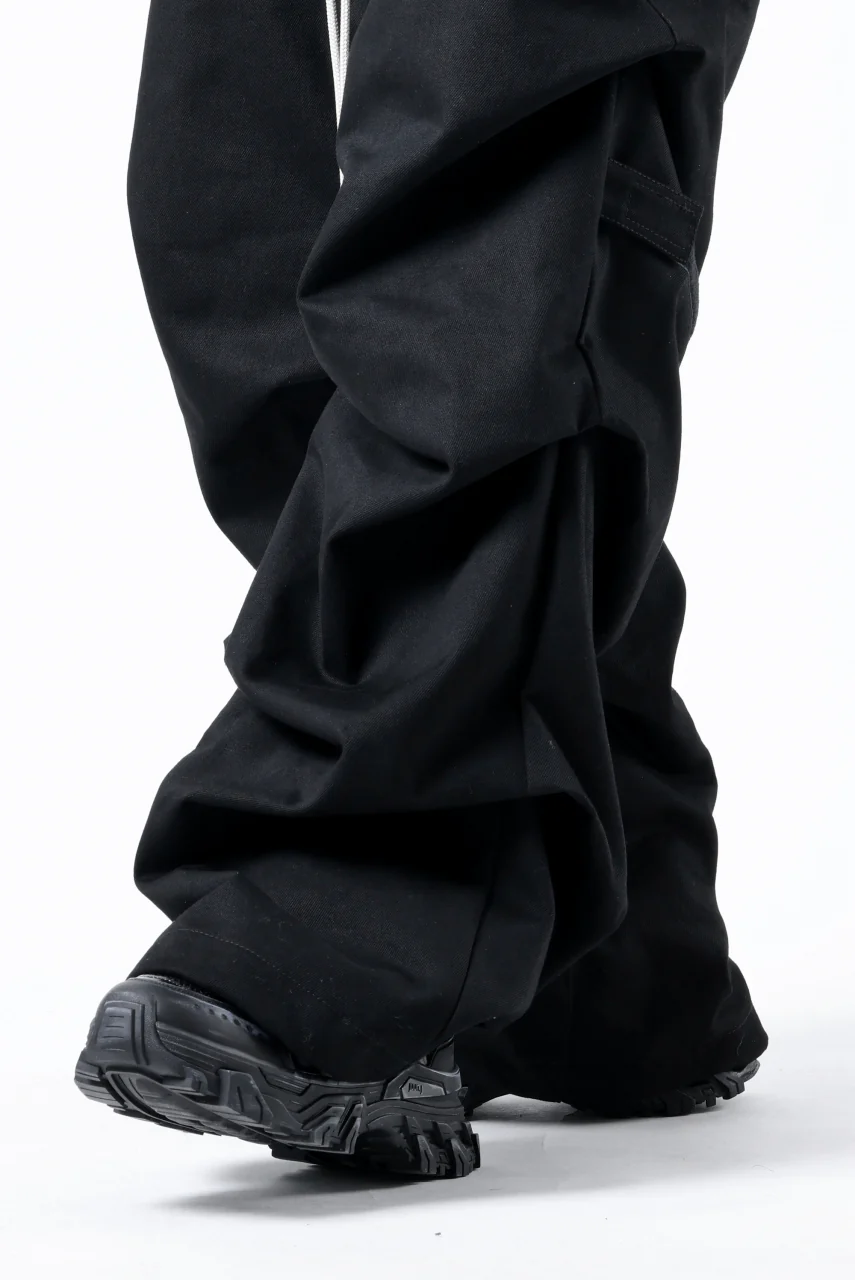 A.F ARTEFACT PURE DENIM TUCK WIDE PANTS (BLACK) - Image 23
