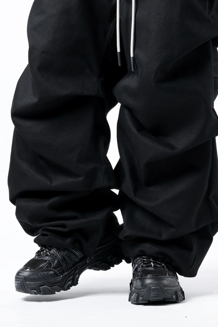 A.F ARTEFACT PURE DENIM TUCK WIDE PANTS (BLACK) - Image 25