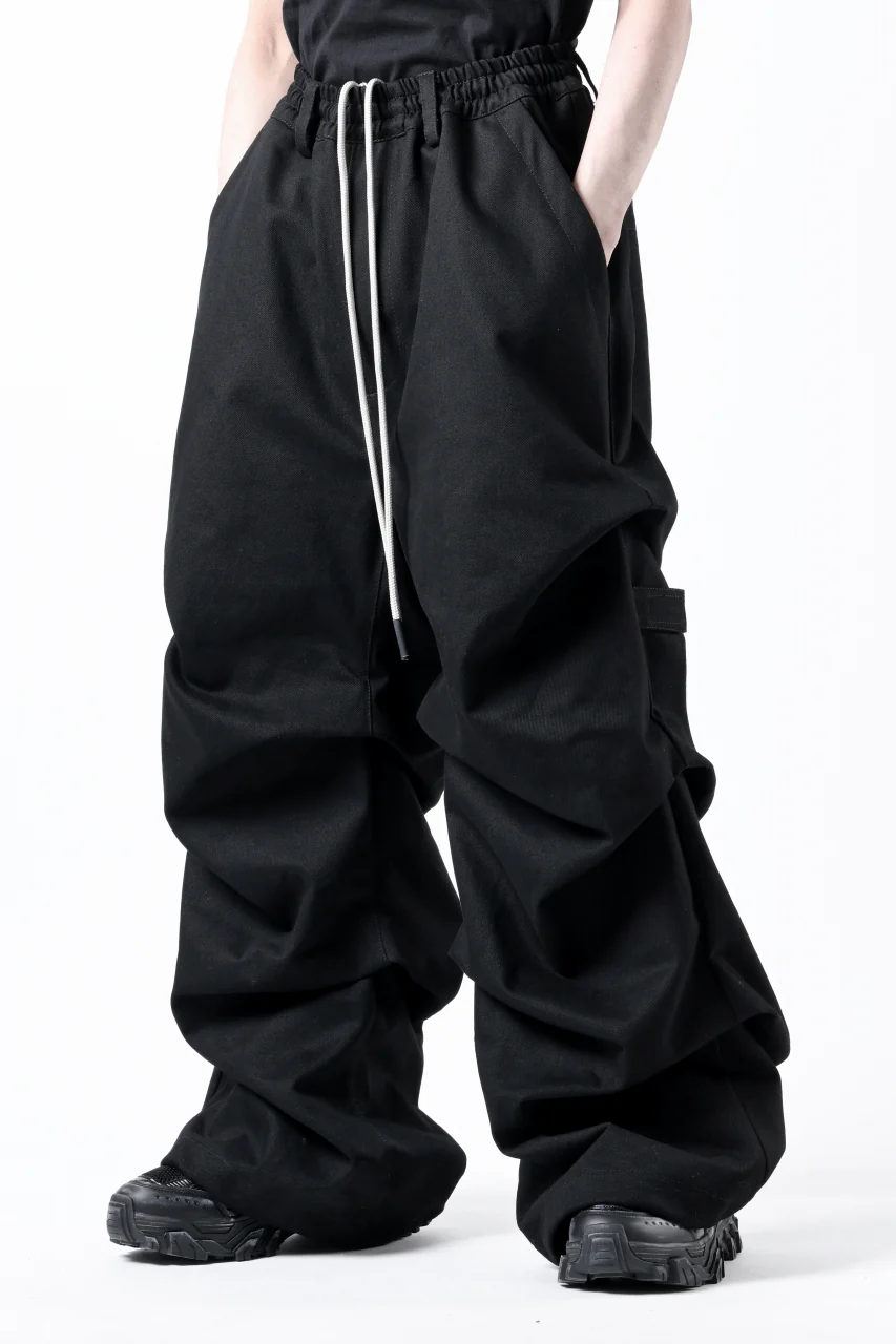 A.F ARTEFACT PURE DENIM TUCK WIDE PANTS (BLACK) - Image 4