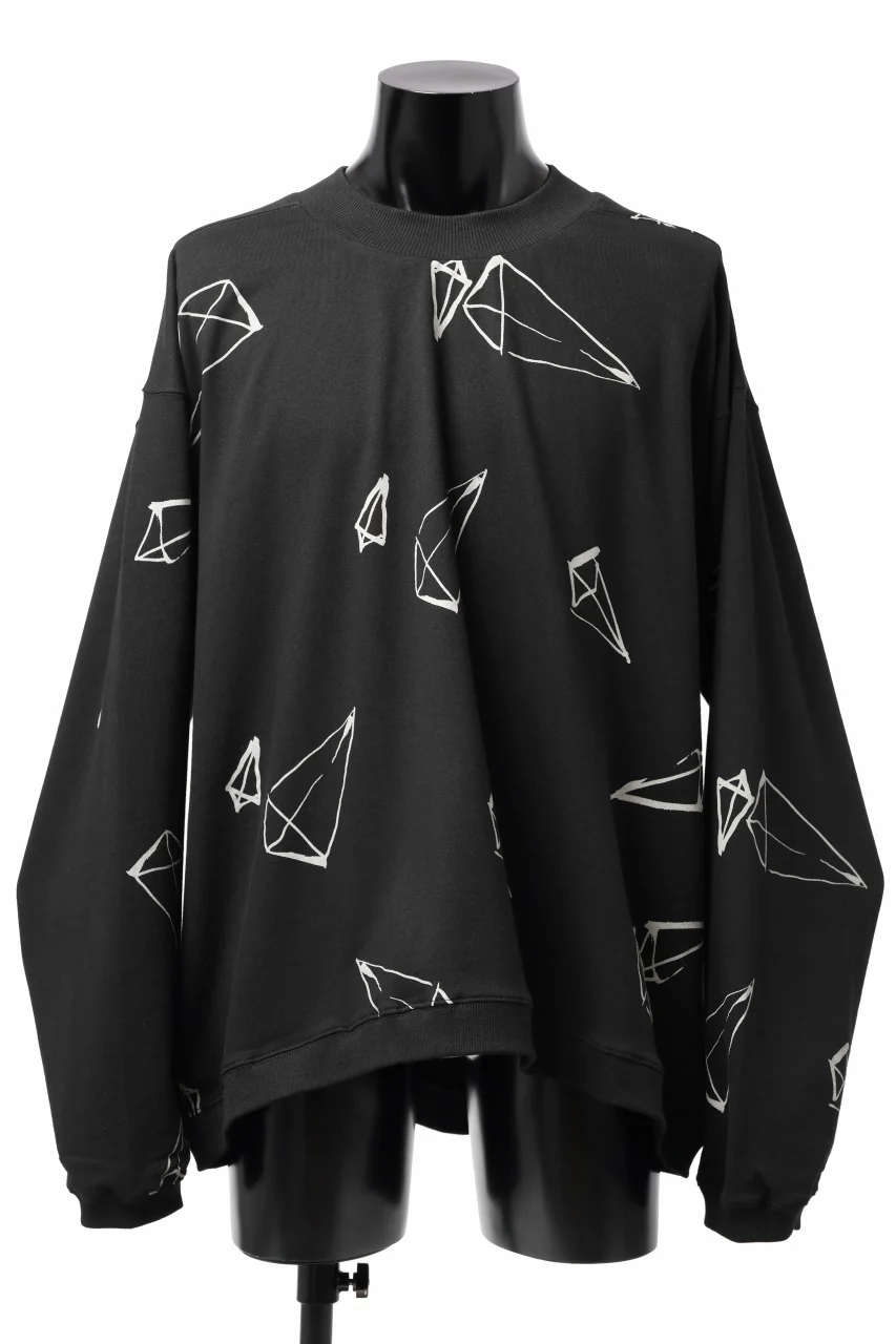 A.F ARTEFACT PYRA PATTERN PRINT CREW NECK TOPS (BLACK)