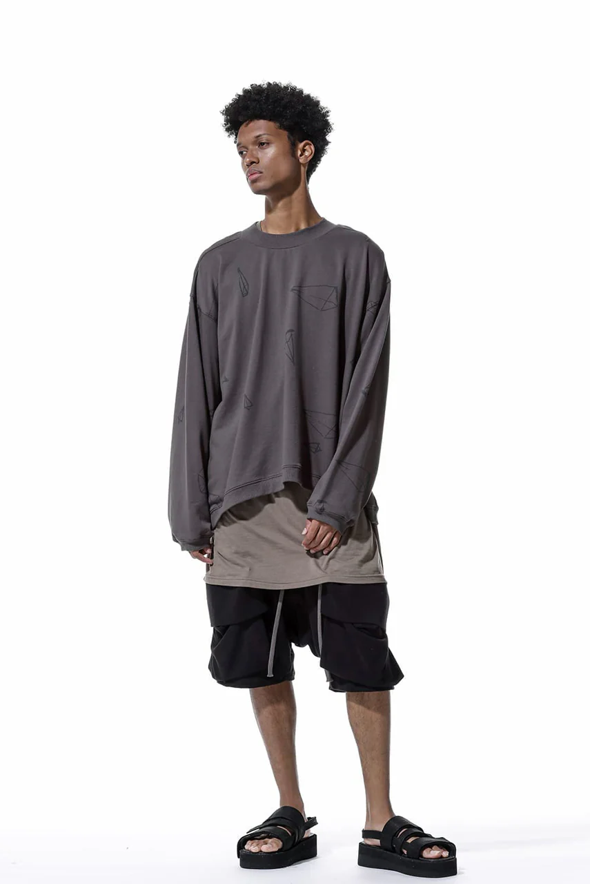 A.F ARTEFACT PYRA PATTERN PRINT CREW NECK TOPS (GREY) - Image 17