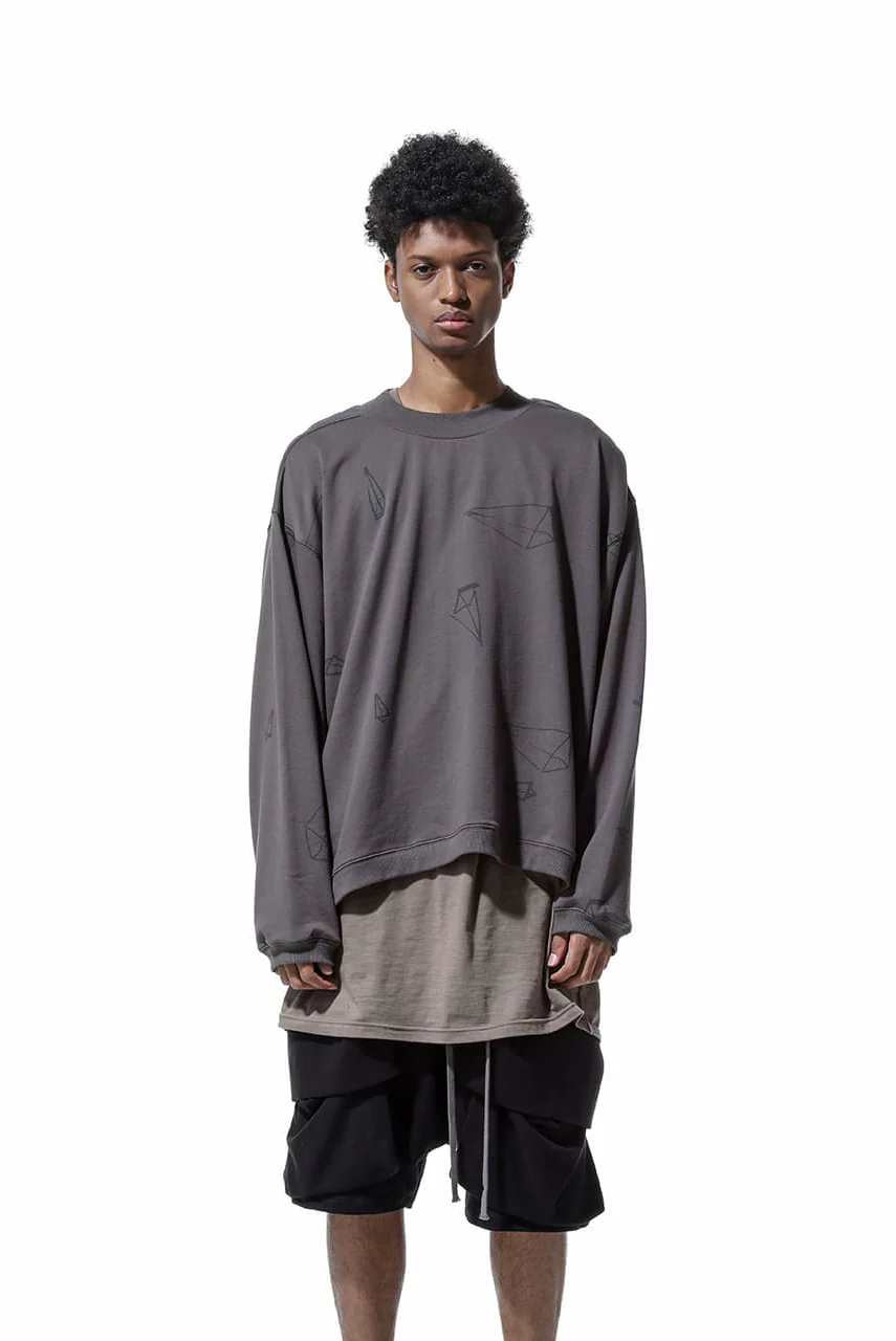 A.F ARTEFACT PYRA PATTERN PRINT CREW NECK TOPS (GREY) - Image 2