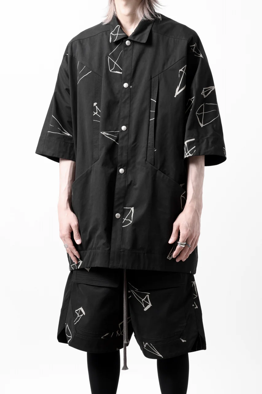 A.F ARTEFACT PYRA PATTERN PRINT H/S COVER-ALL SHIRT (BLACK) - Image 20