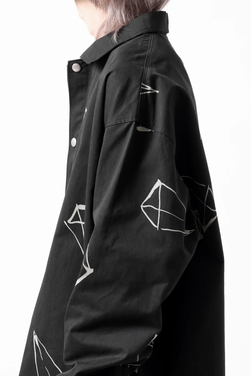 A.F ARTEFACT PYRA PATTERN PRINT SWITCHING LONG SLEEVE SHIRT (BLACK) - Image 32
