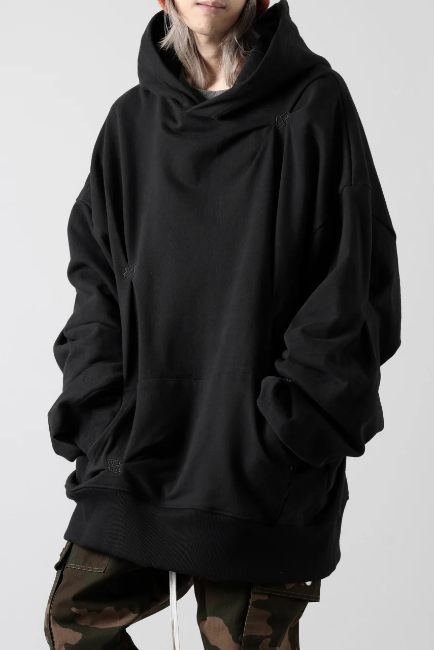 A.F ARTEFACT RANDOM TUCK EMBROIDERY SWEAT HOODIE (BLACK) - Image 17