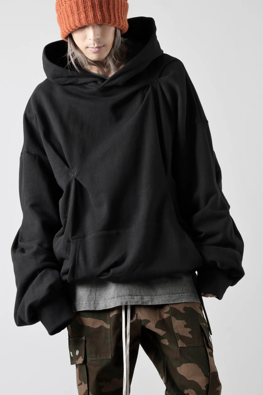 A.F ARTEFACT RANDOM TUCK EMBROIDERY SWEAT HOODIE (BLACK) - Image 21