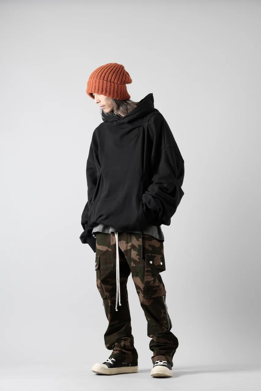 A.F ARTEFACT RANDOM TUCK EMBROIDERY SWEAT HOODIE (BLACK) - Image 28