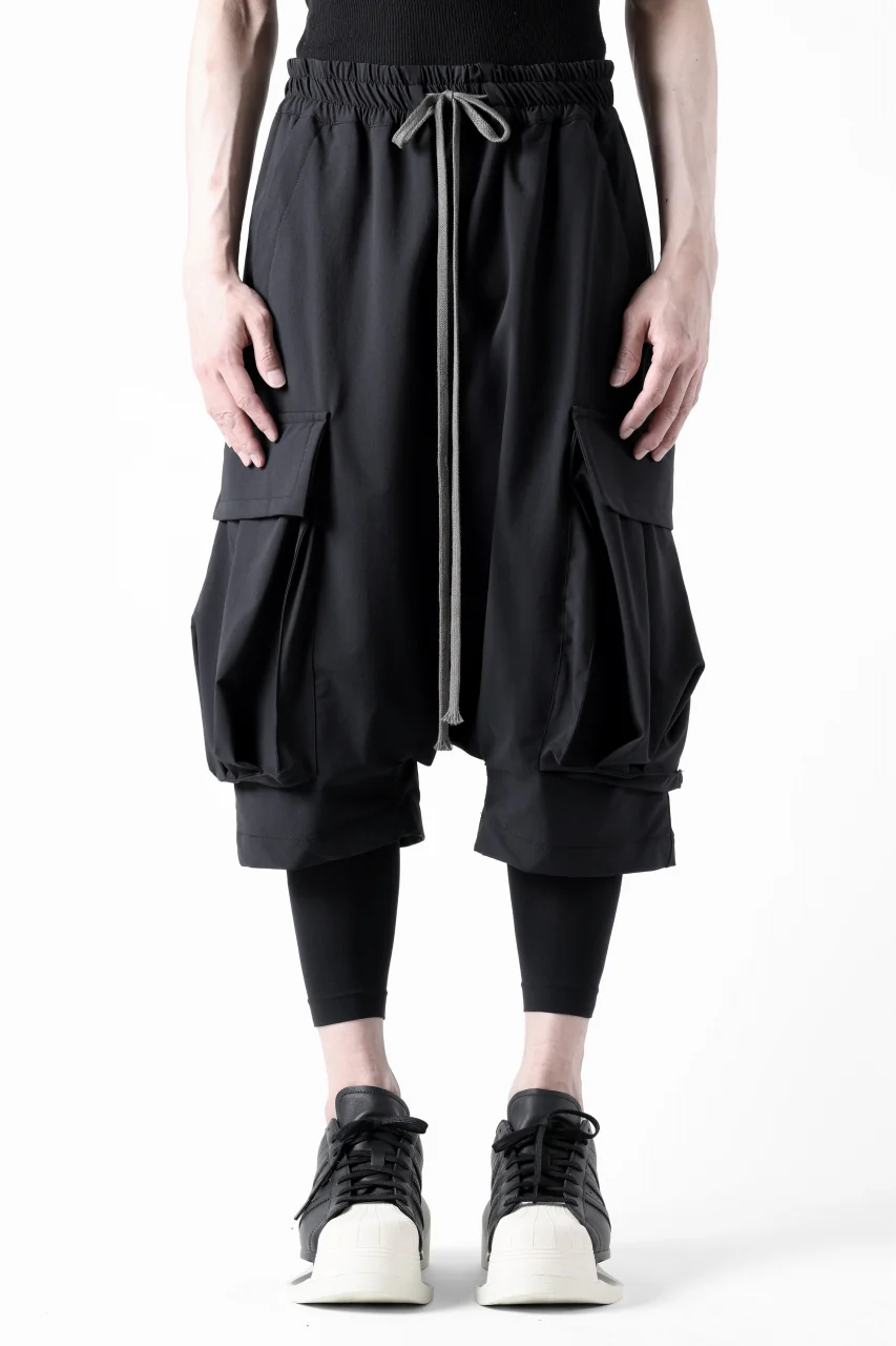 A.F ARTEFACT SARROUEL CARGO SHORTS / TECH-SMOOTH (BLACK) - Image 2