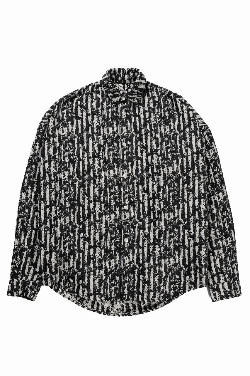 A.F ARTEFACT SNAPPED COCOON SHIRT / JACGUARD BLURRED STRIPE (BLACK x WHITE)