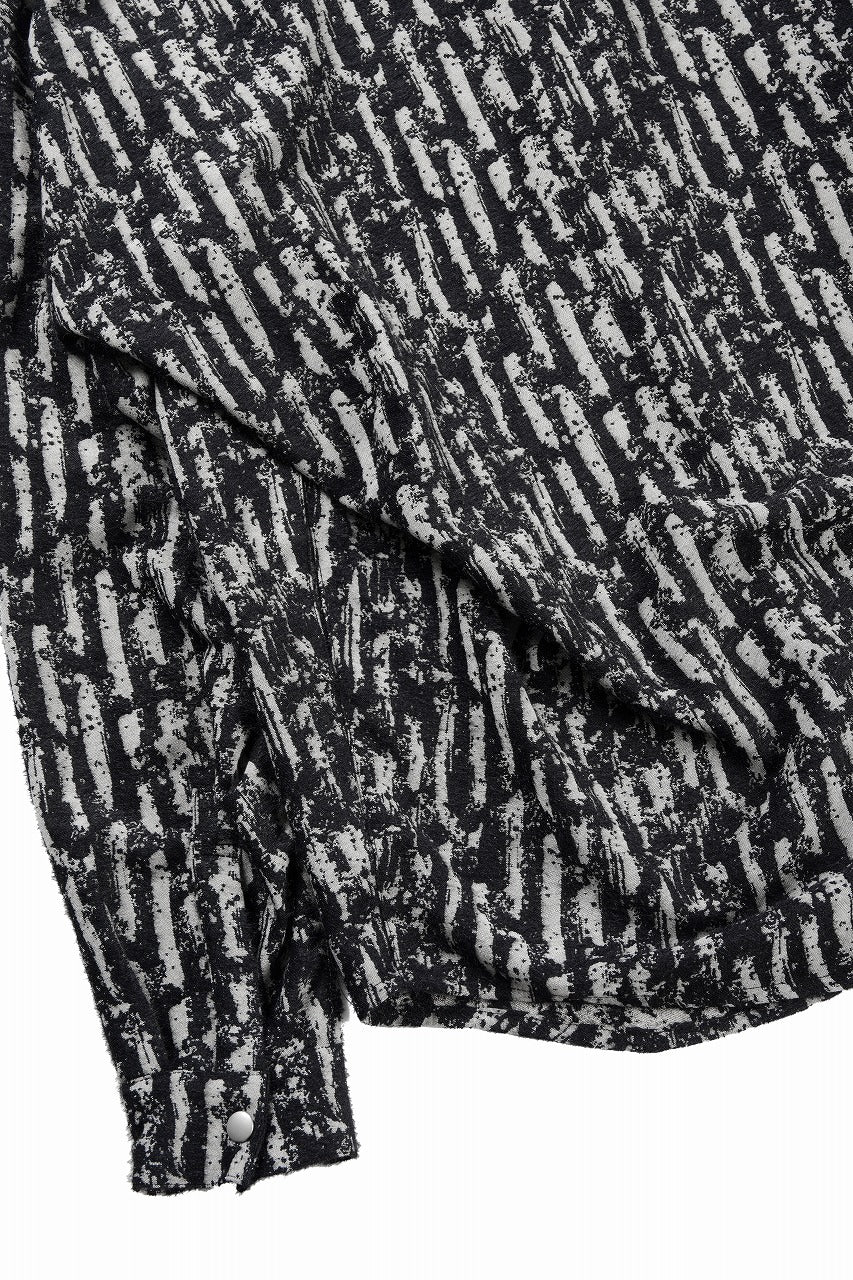 A.F ARTEFACT SNAPPED COCOON SHIRT / JACGUARD BLURRED STRIPE (BLACK x WHITE) - Image 14