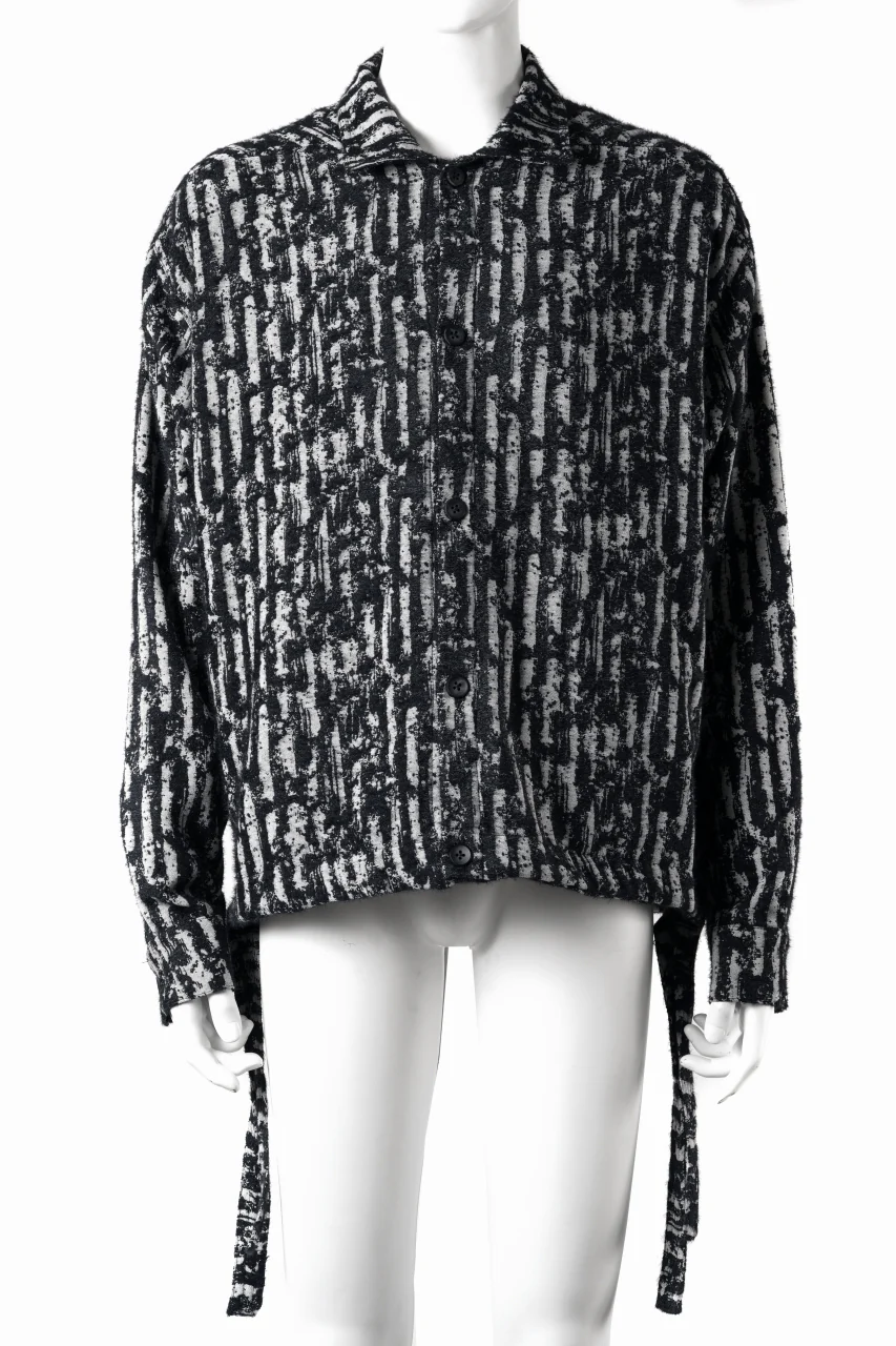 A.F ARTEFACT SNAPPED SHIRT WITH HEM BAND / JACGUARD BLURRED STRIPE (BLACK x WHITE) - Image 4