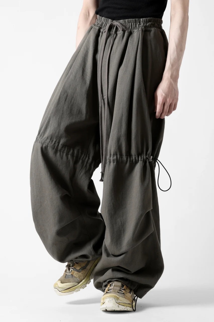 A.F ARTEFACT STRING-SQUEEZING WIDE PANTS / COTTON LINEN TWILL (KHAKI) - Image 9