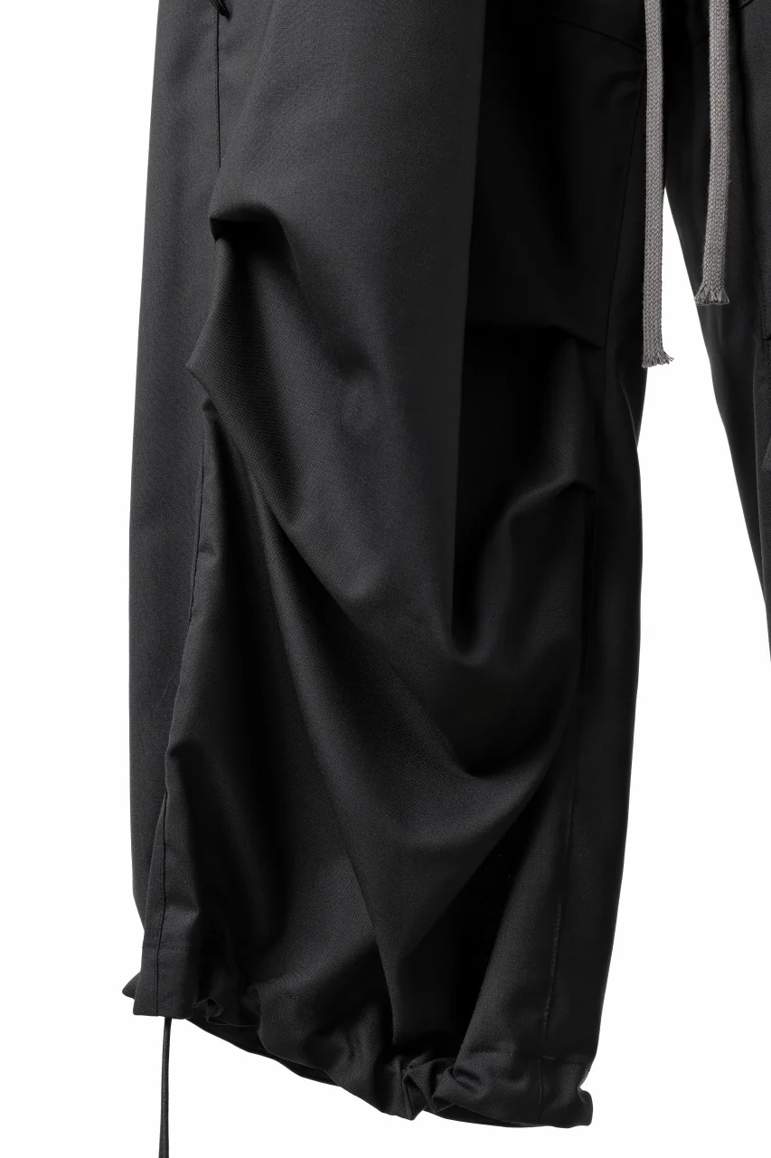 A.F ARTEFACT STRING-SQUEEZING WIDE PANTS / TROPICAL WOOL (BLACK) - Image 14