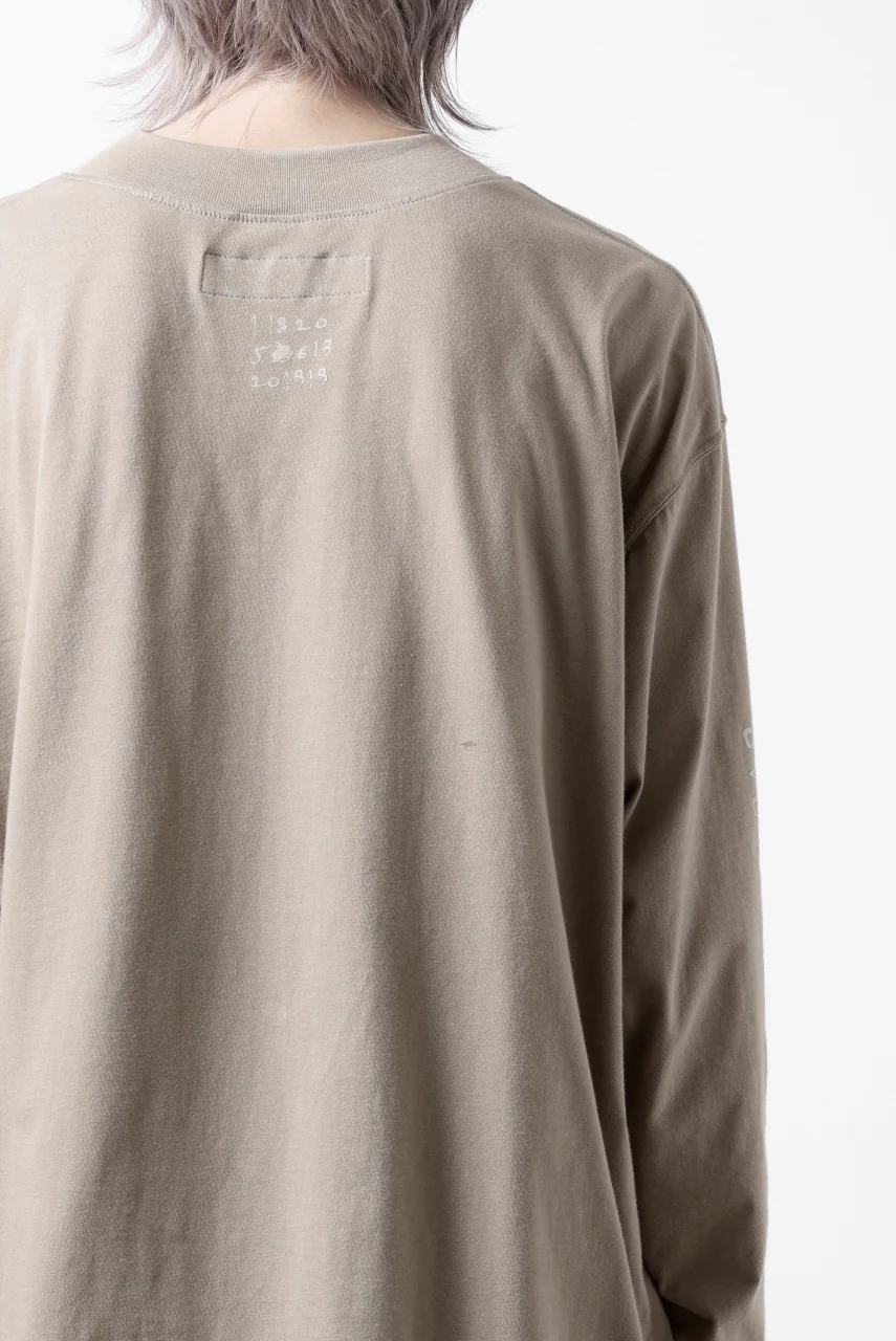 A.F ARTEFACT THICK-COLLAR BASIC L/S T-SHIRT / TYPE B PRINT (BEIGE) - Image 15